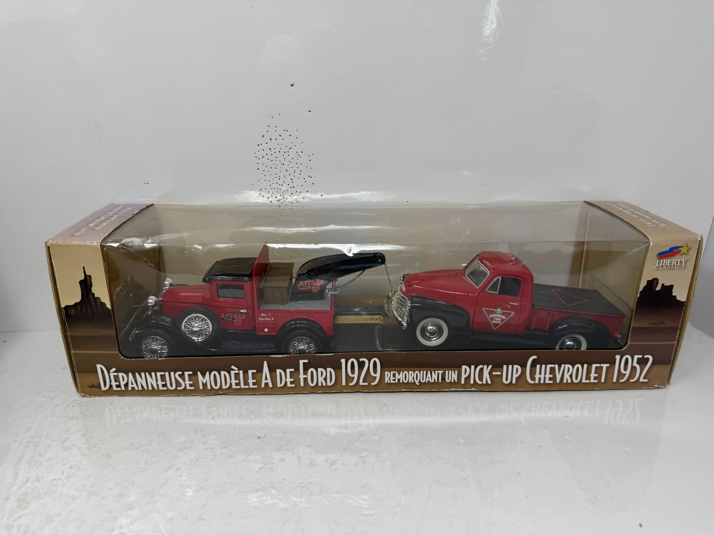 Liberty Classic Canadian Tire 1929 Ford Model A & 1952 Chevy Pickup 1:24 Diecast