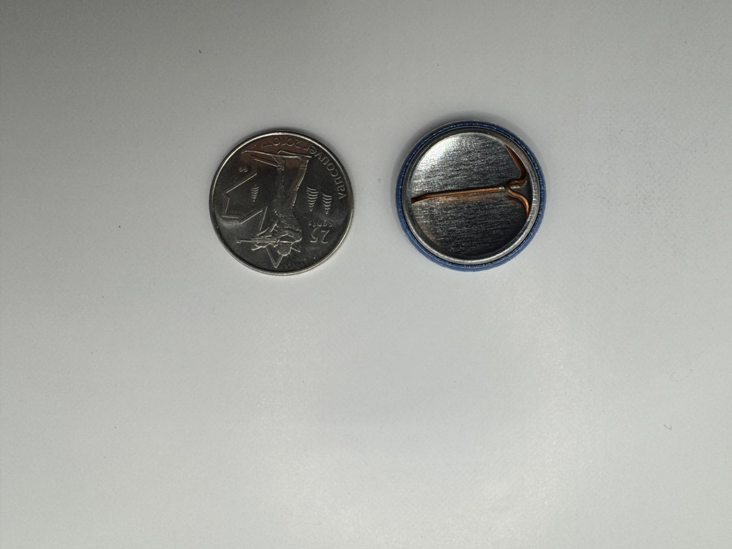 Quebec Fleur-De-Lis Pin-back Button UDT1