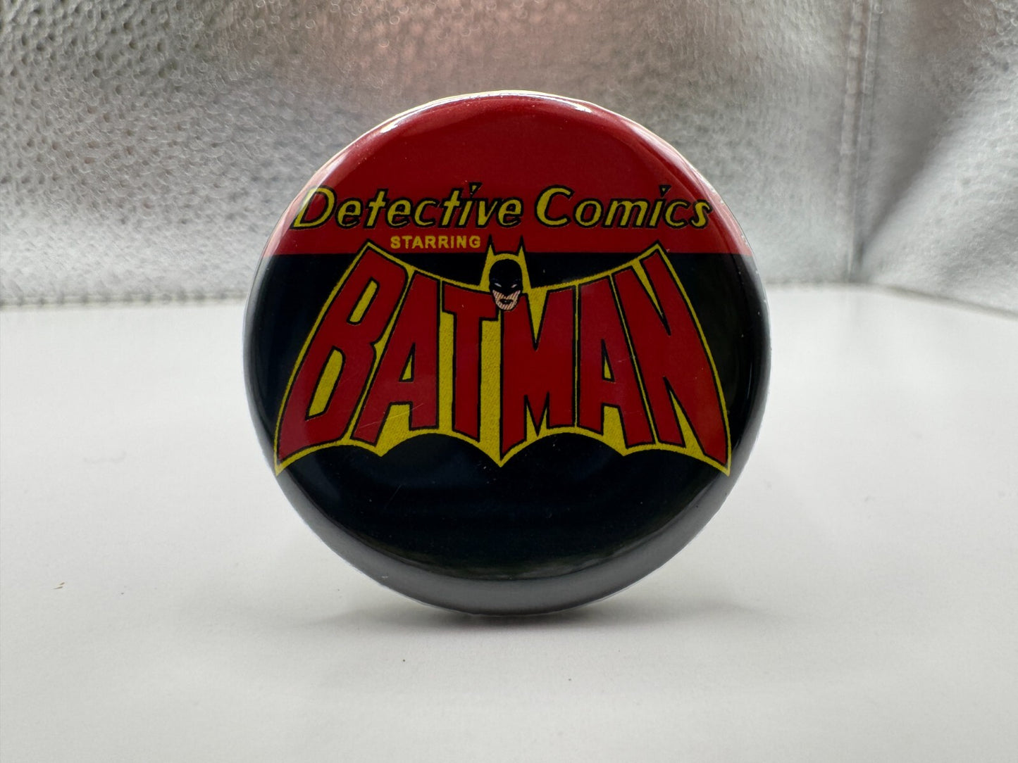 DC Detective Comics starring Batman Pin-back Button UDT1