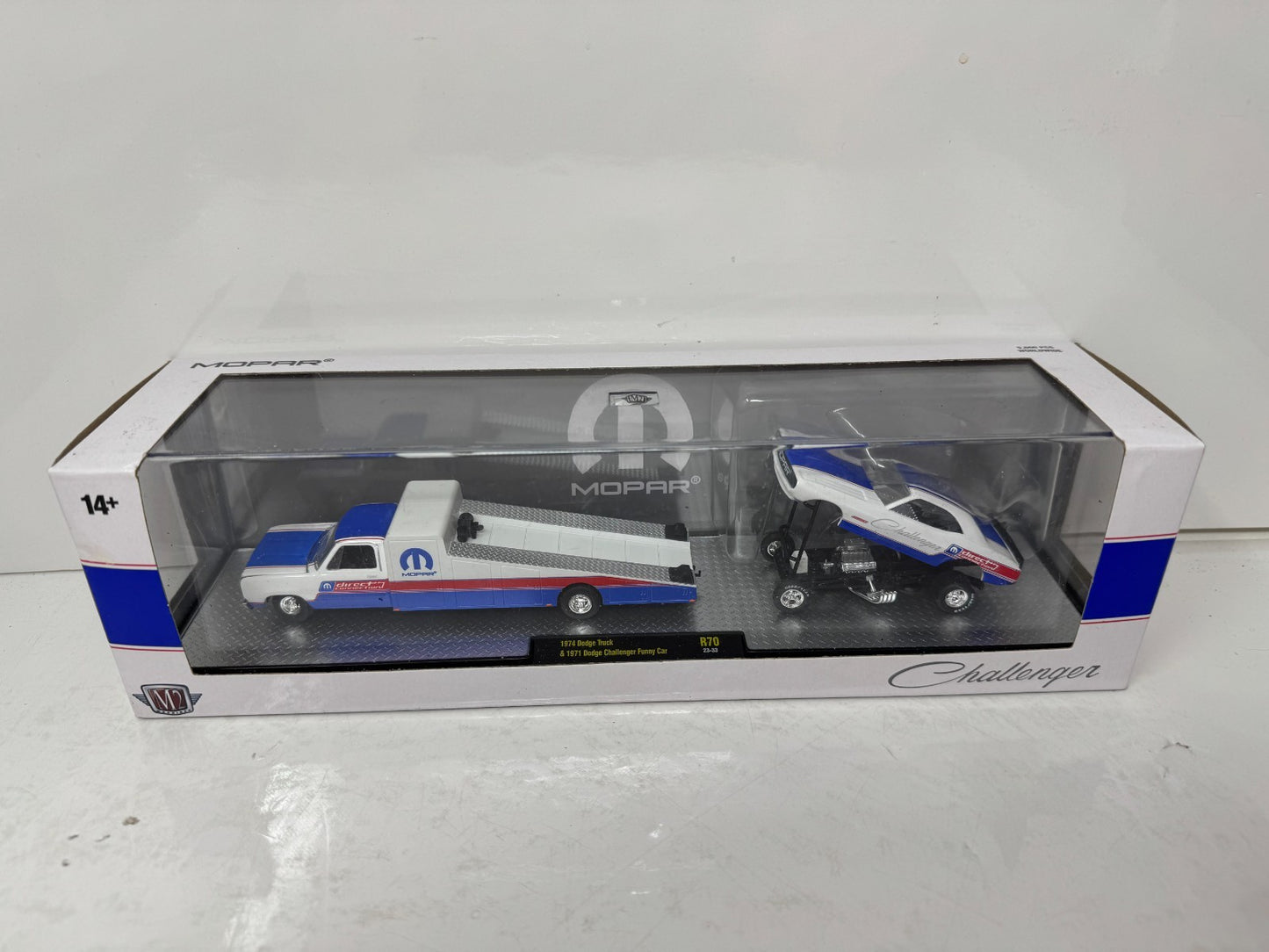 M2 Machines Auto Haulers 1971 Dodge Challenger Funny & Dodge Truck 1:64 Diecast