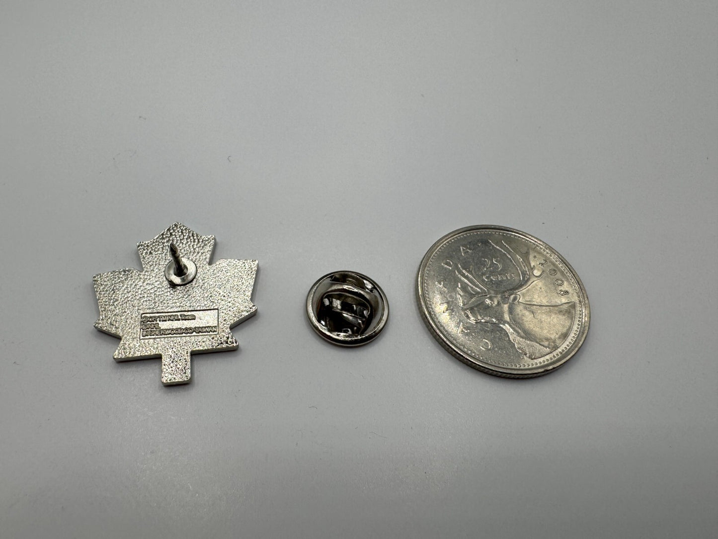 Toronto Maple Leafs NHL Hockey Team Logo Lapel Pin UDT1