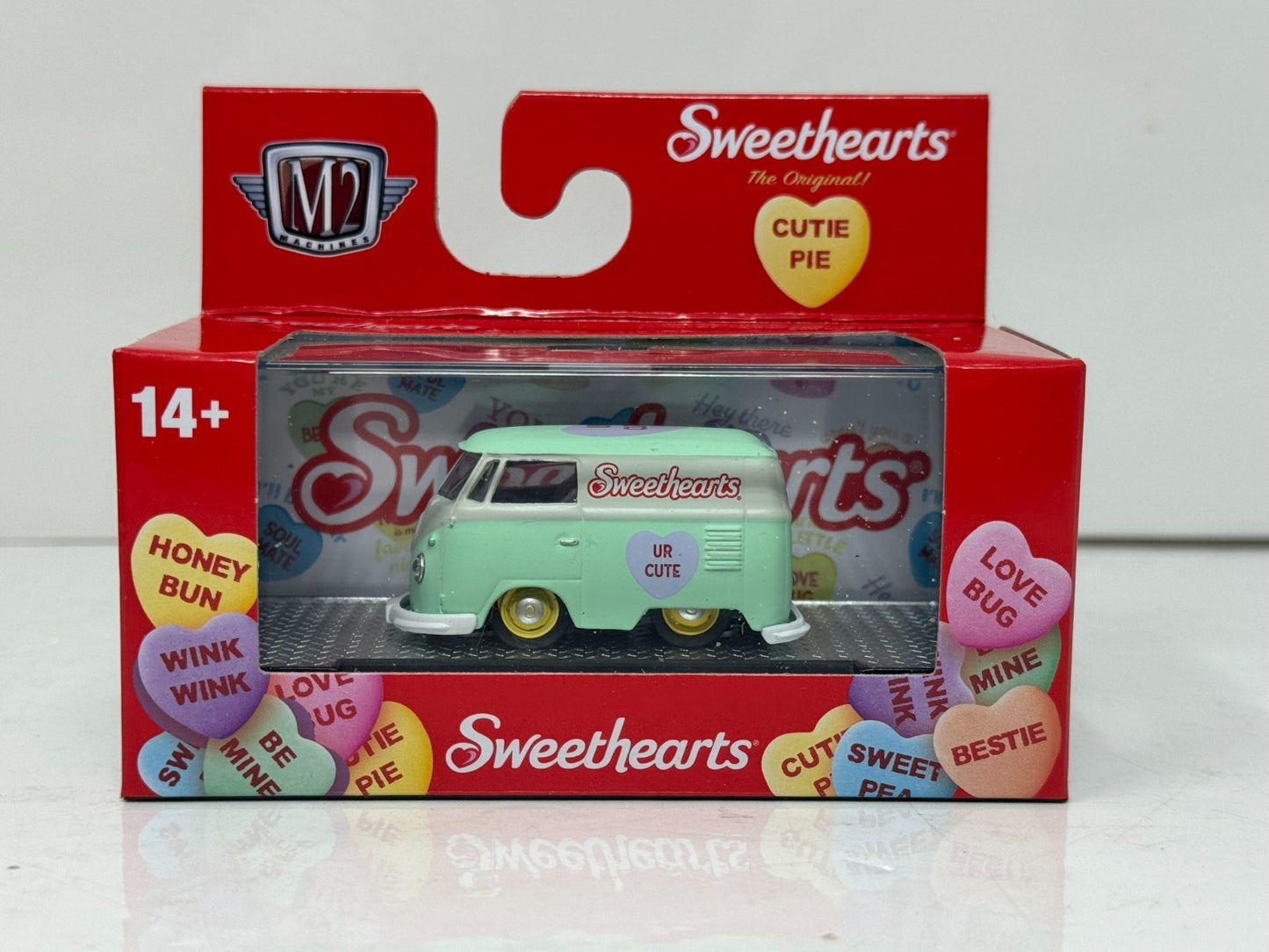 M2 Machines Sweethearts 1960 VW Delivery Van 1:64 Diecast