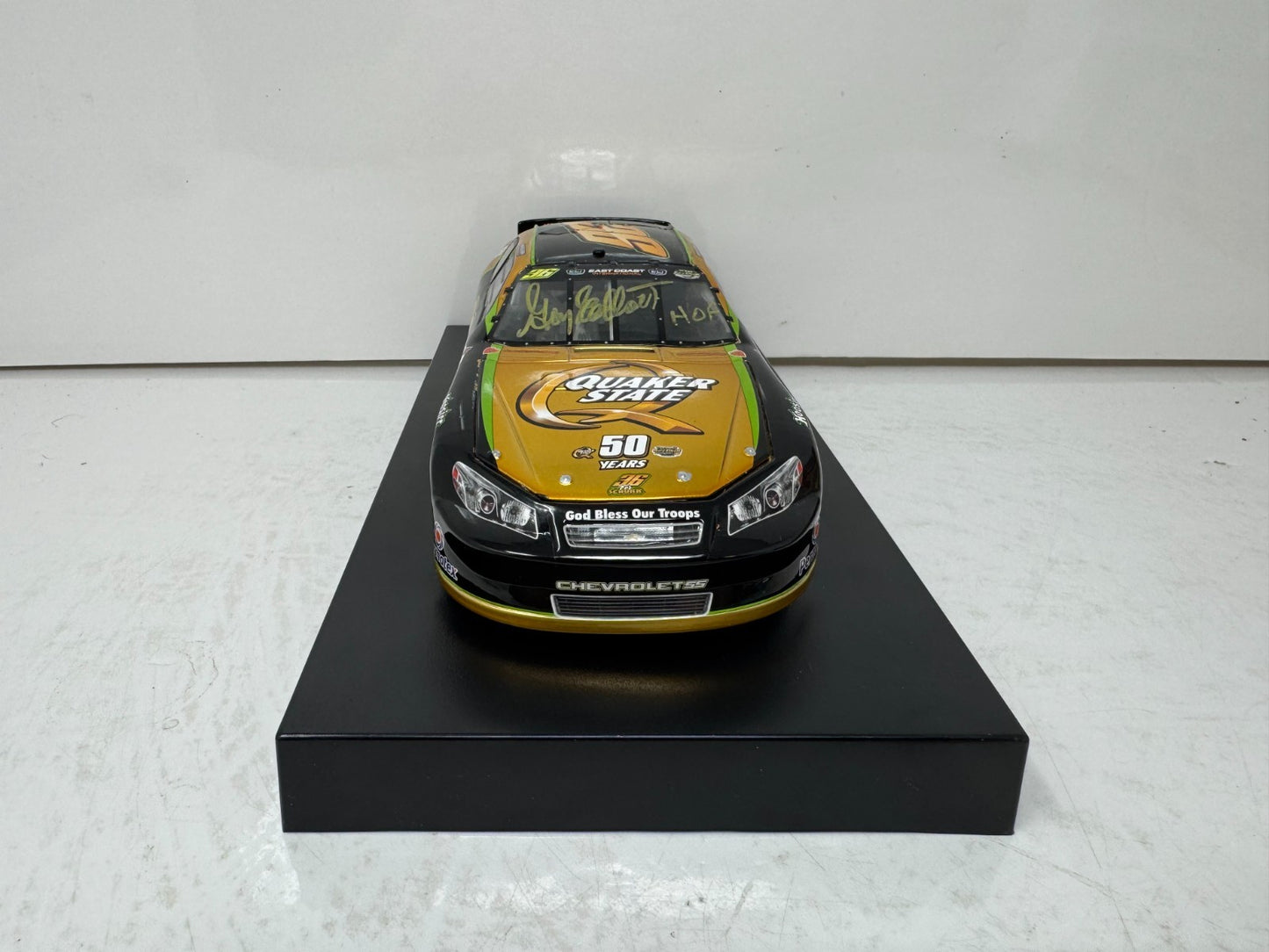 Lionel Nascar #36 Gary Elliott Quaker State 2022 Chevy 1:24 Diecast AUTOGRAPHED