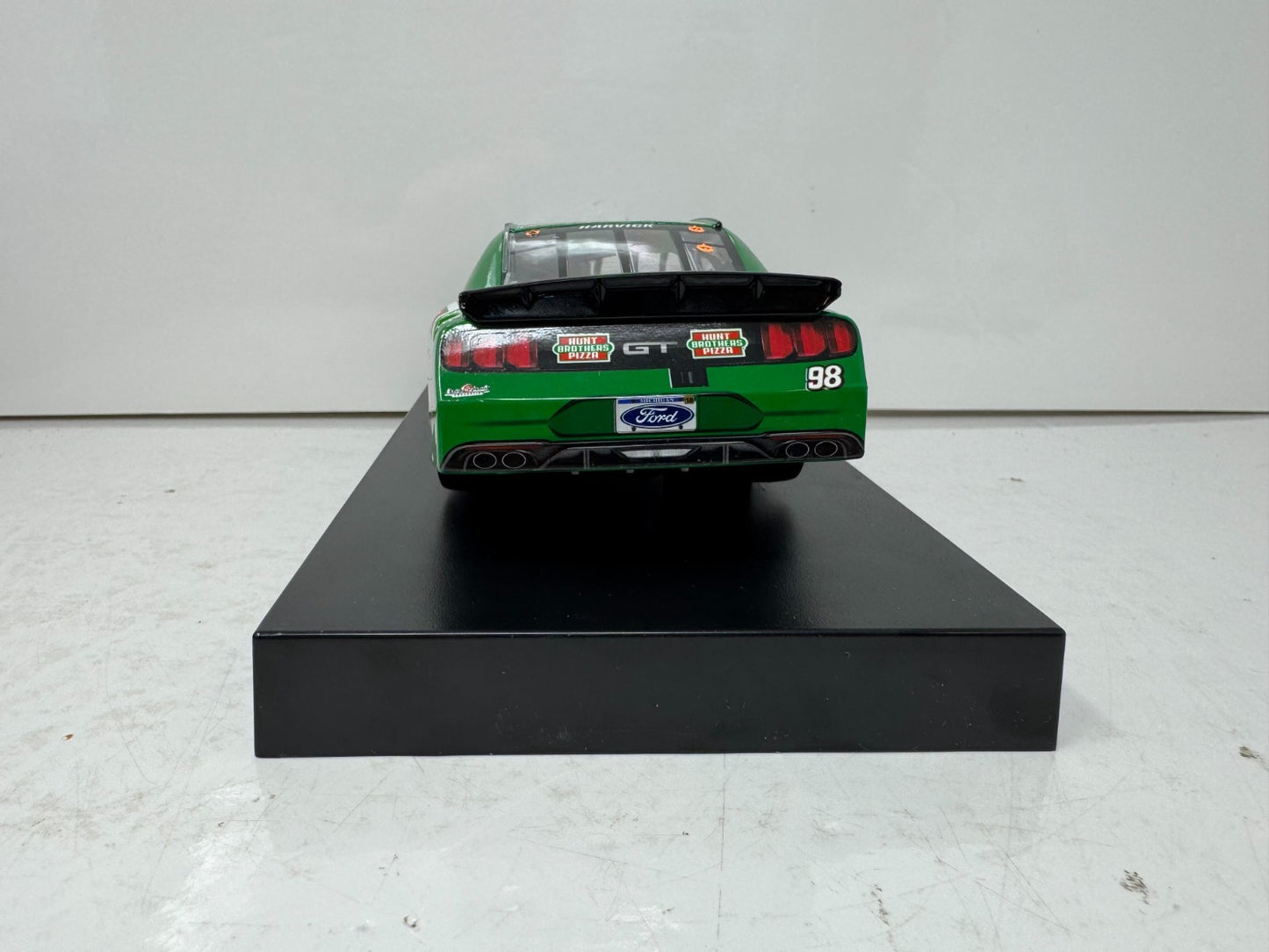 Lionel Nascar #98 Kevin Harvick Hunt Brothers Pizza Atlanta Win 1:24 Diecast