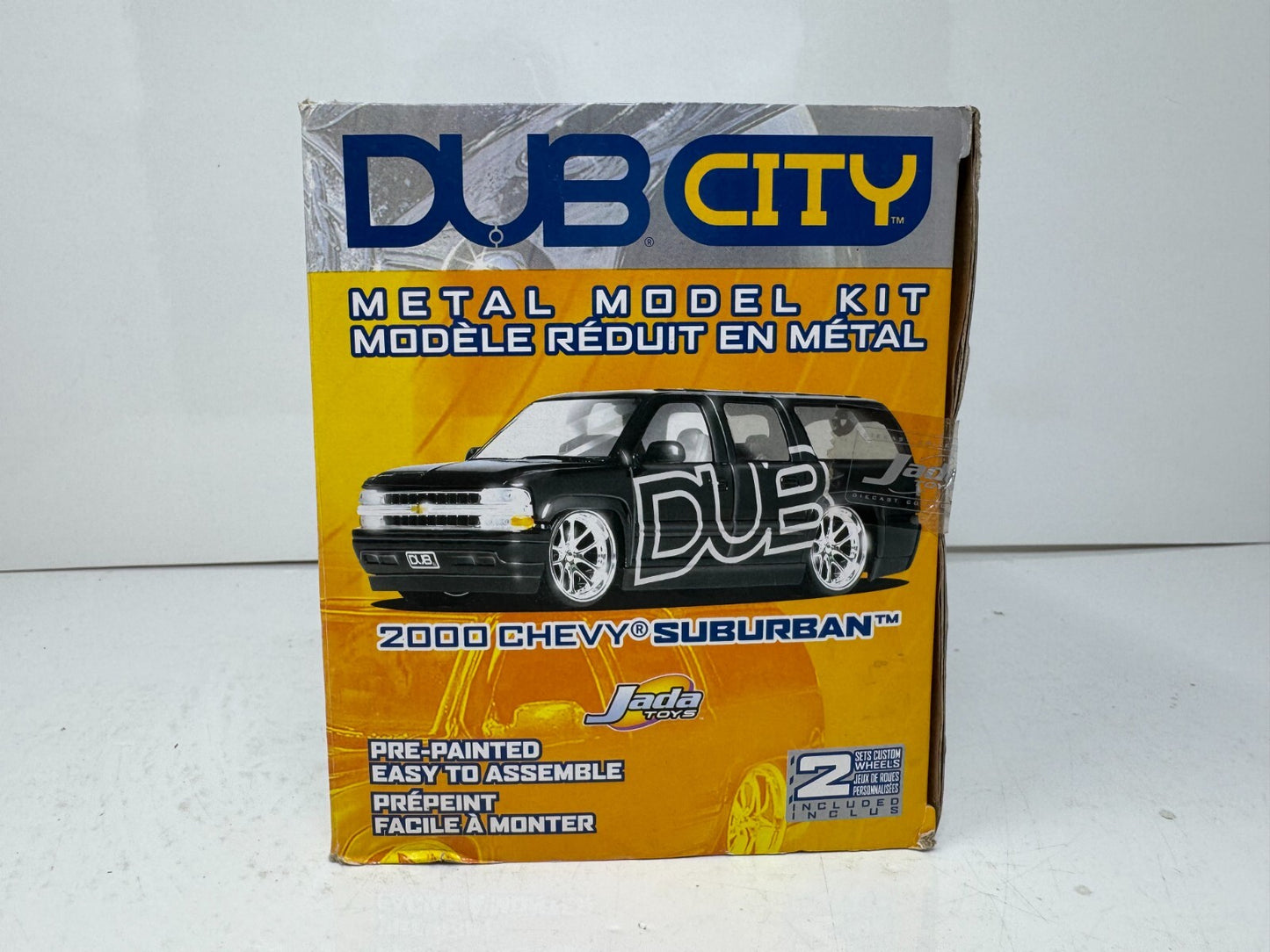 Jada Dub City 2000 Chevy Suburban Gray Metal Model Kit 1:24 Diecast