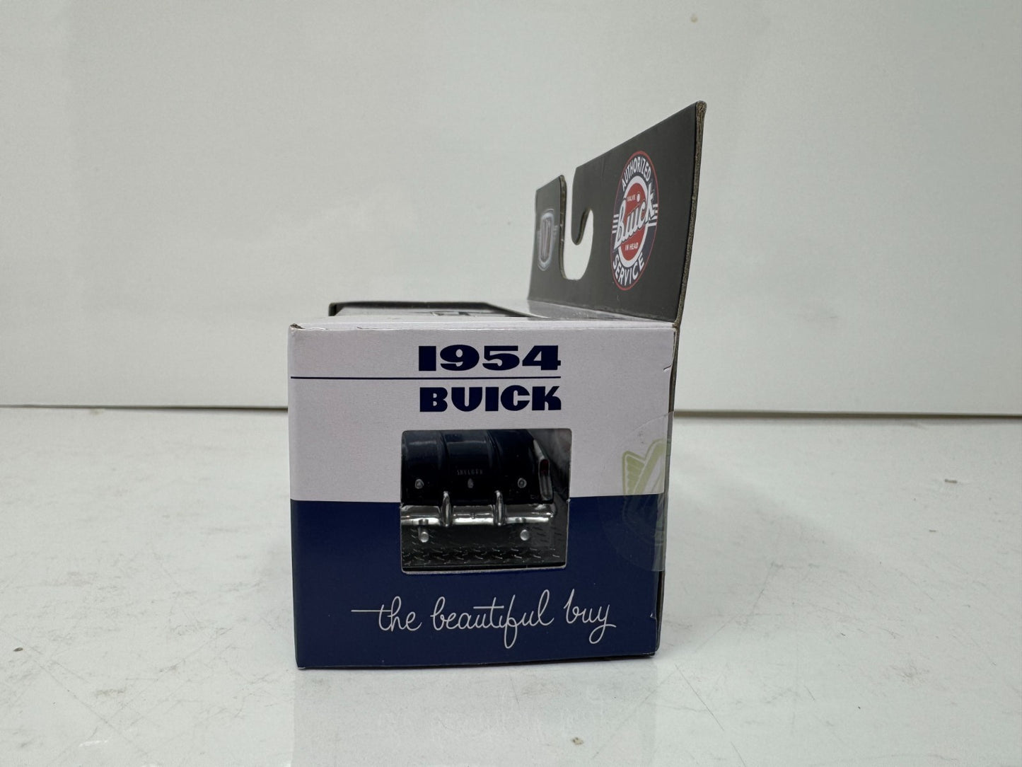 M2 Machines Authorized Buick Service 1954 Buick Skylark 1:64 Diecast