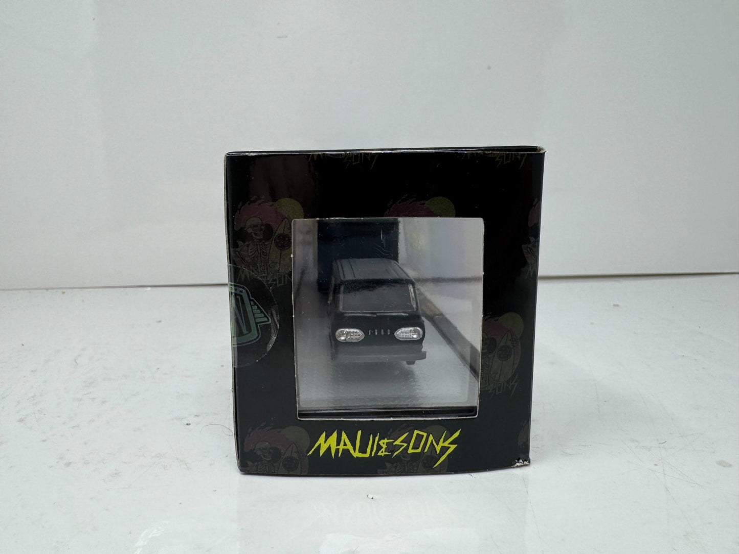 M2 Machines Auto Haulers 1964 Ford Econoline & 1932 Tudor Sedan 1:64 Diecast