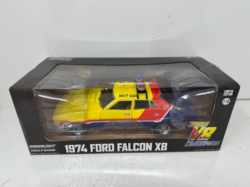 Greenlight Hollywood Rides 1974 Ford Falcon XB First of the V8 Interceptors 1:18 Diecast