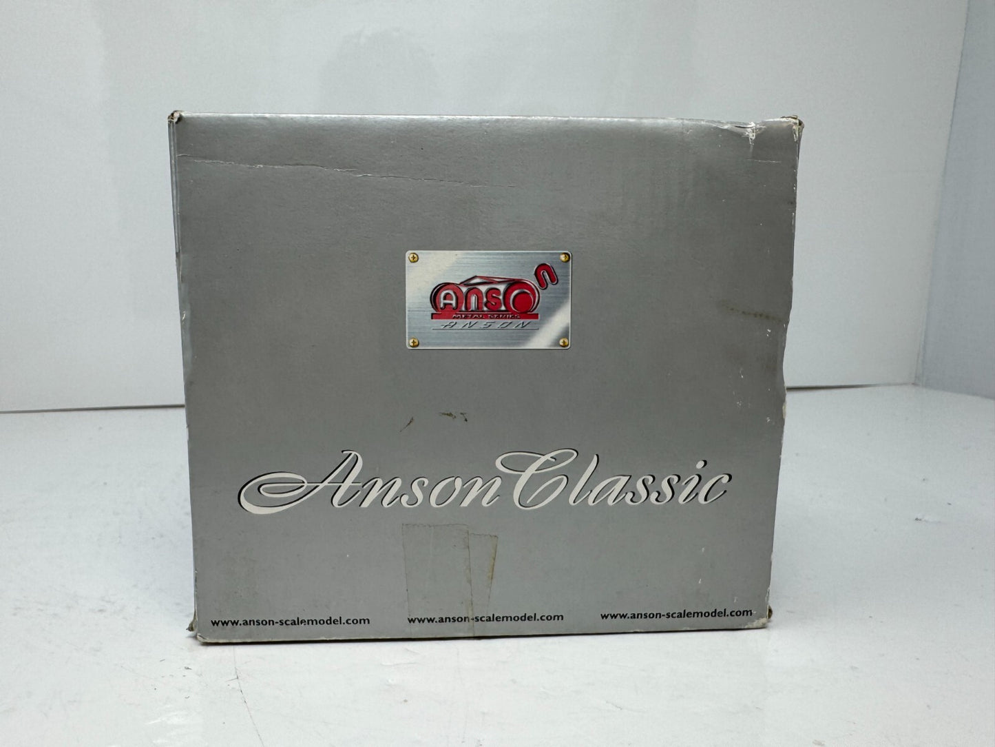 Anson Classic 1957 Studebaker Golden Hawk 1:18 Diecast