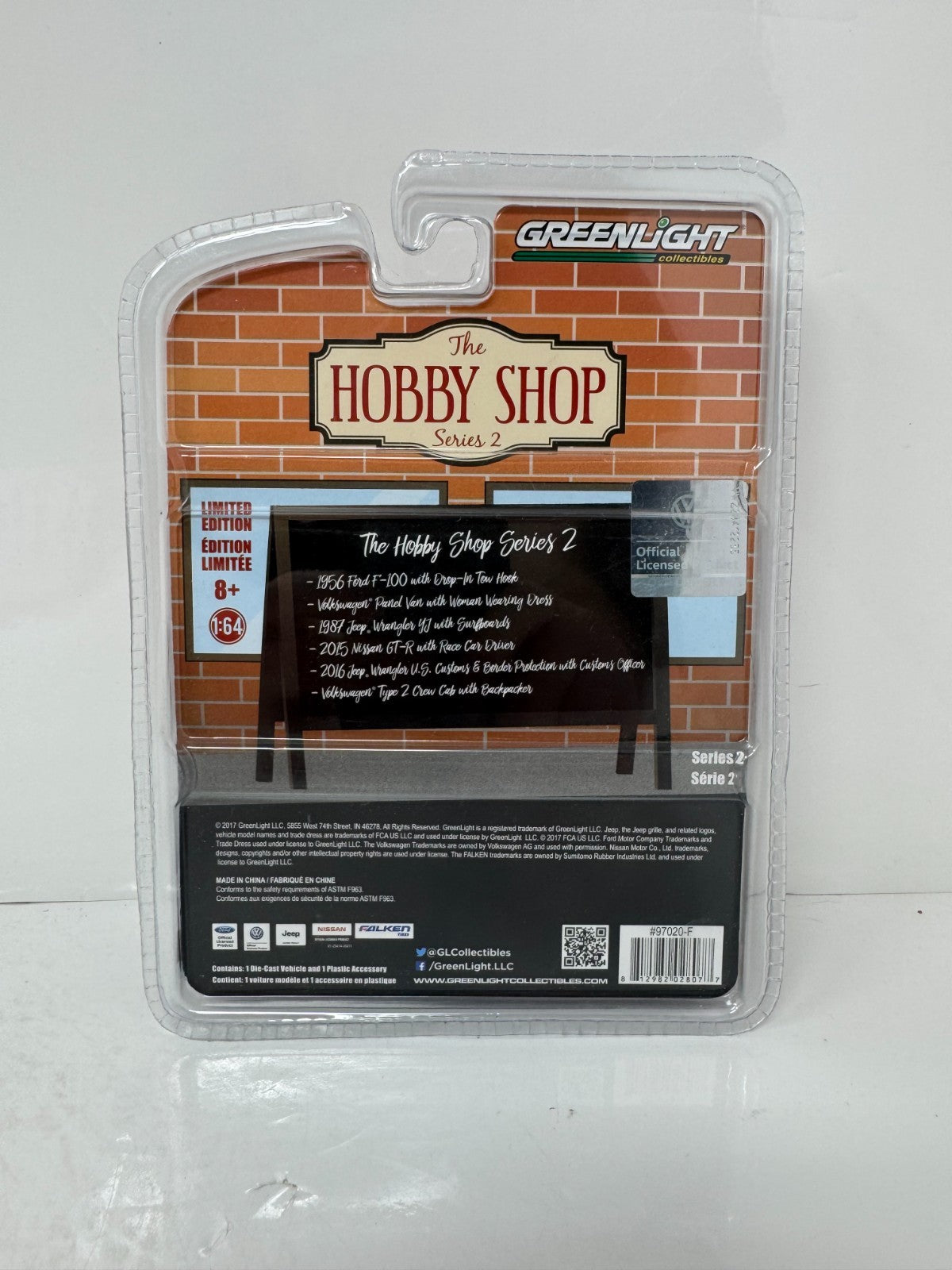 Greenlight The Hobby Shop Volkswagen Type 2 Crew Cab w/ Backpacker 1:64 Diecast