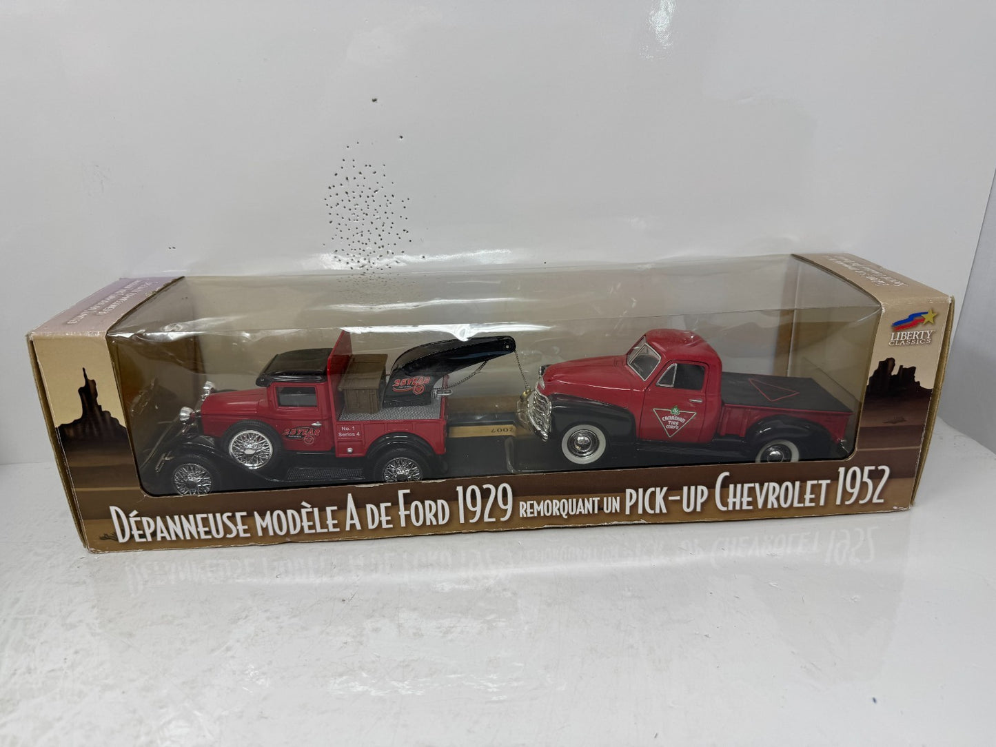 Liberty Classic Canadian Tire 1929 Ford Model A & 1952 Chevy Pickup 1:24 Diecast