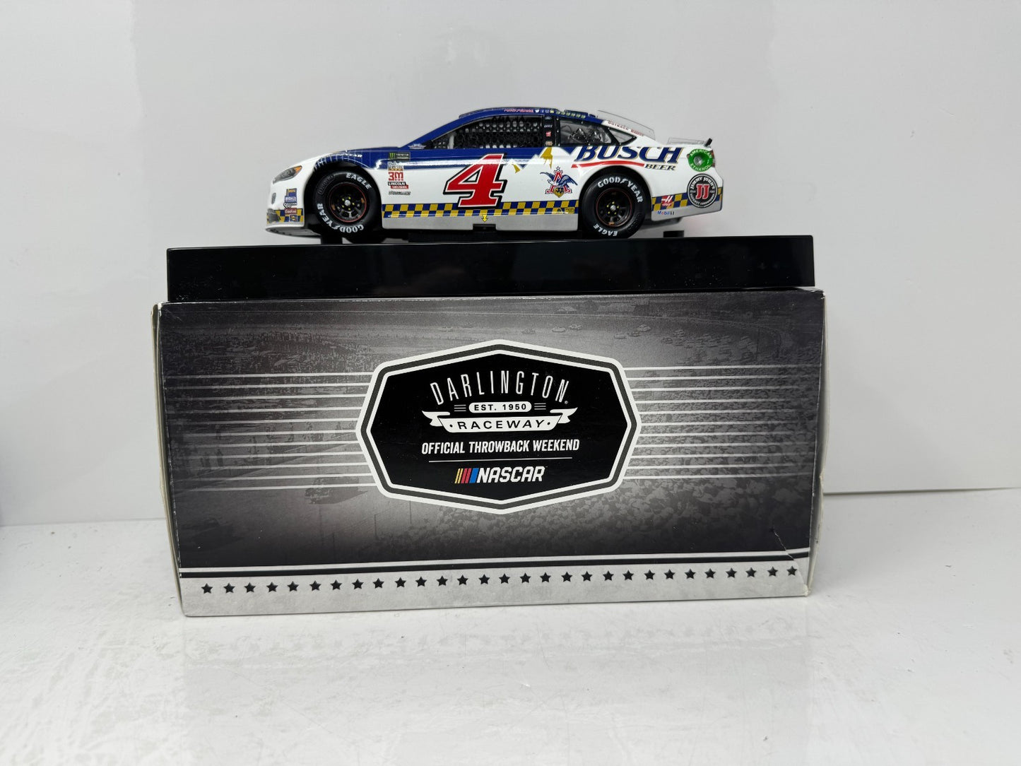 Lionel Racing Nascar #4 Kevin Harvick Busch Beer Darlington Ford Fusion 1:24 Diecast