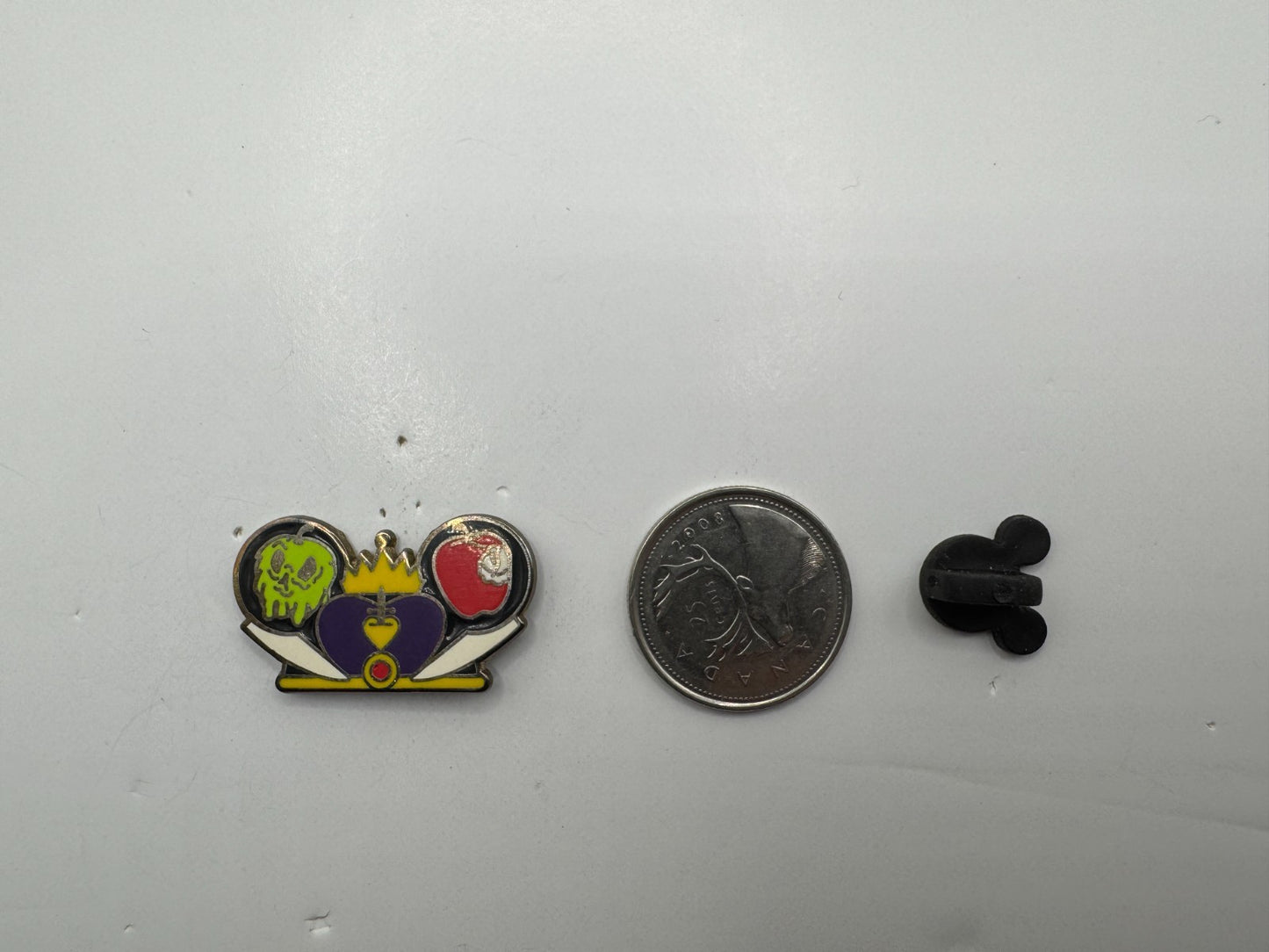 Disney Evil Queen Character Earhat Series 1 Trading Pin DC1S12