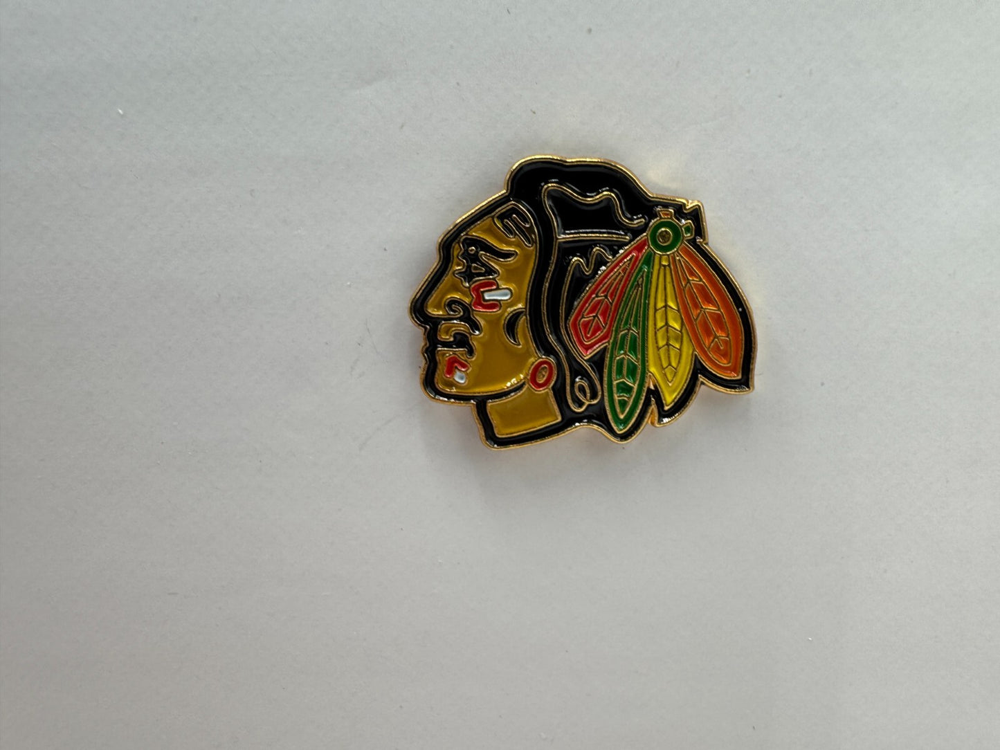 Chicago Blackhawks NHL Hockey Team Logo Lapel Pin UDT1