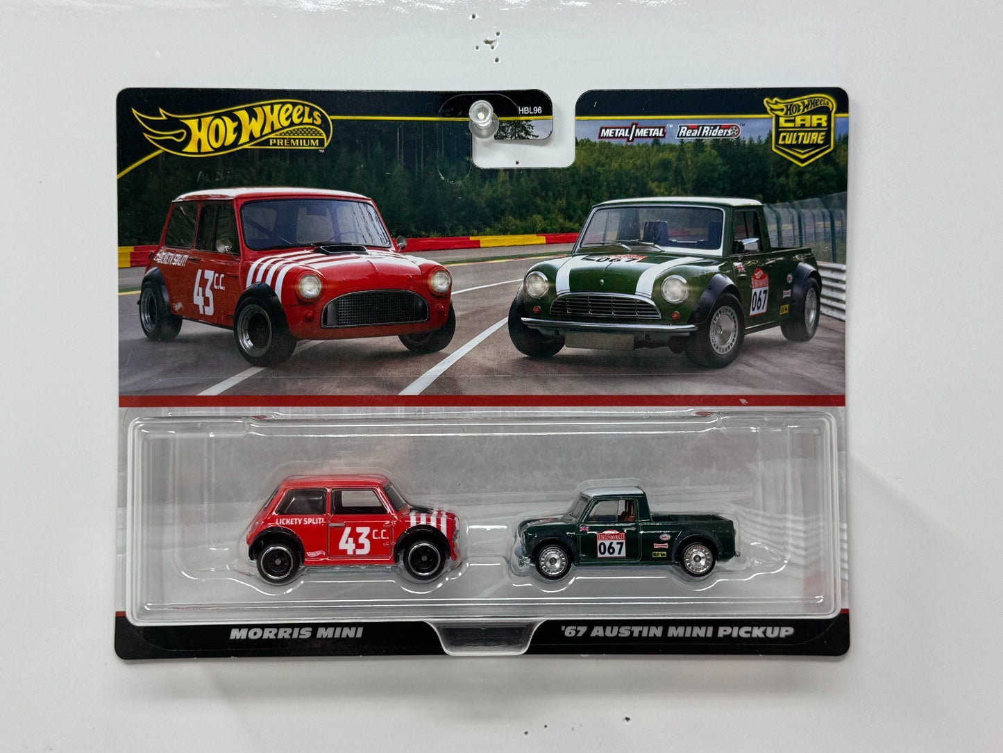 Hot Wheels Premium Morris Mini & 1967 Austin Mini Pickup 2-Pack 1:64 Diecast