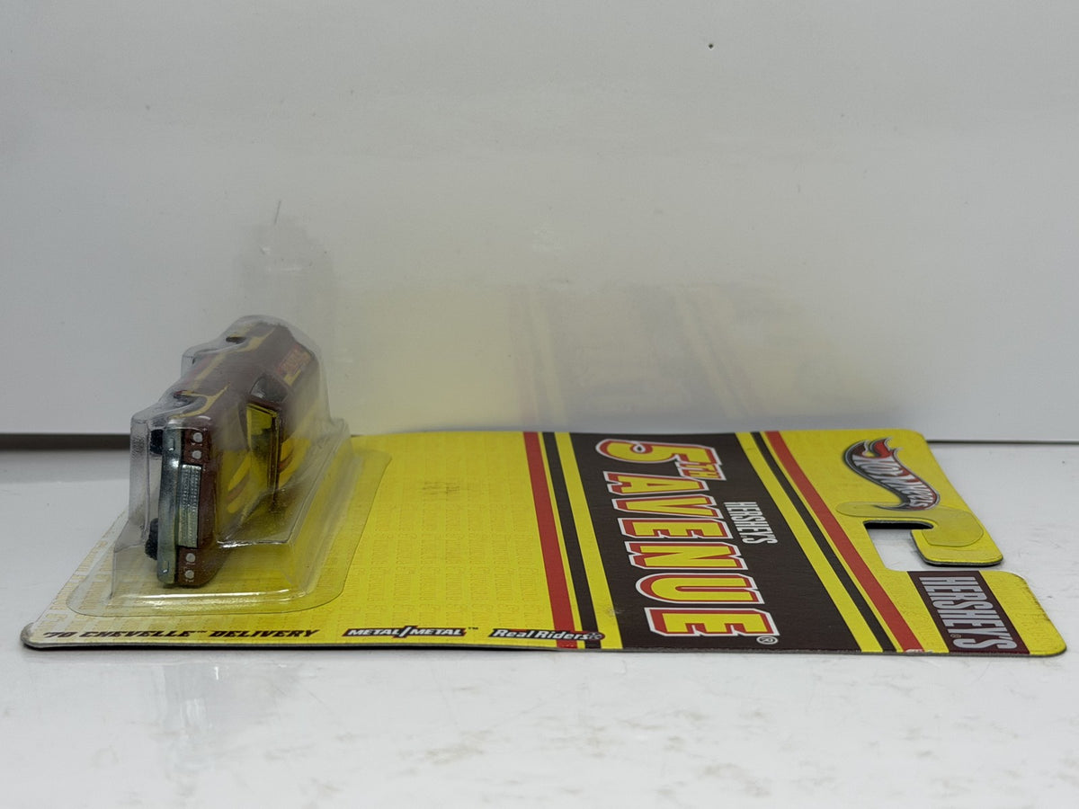 Hot Wheels Hershey's 5th Avenue 1970 Chevelle Delivery 1:64 Real Riders