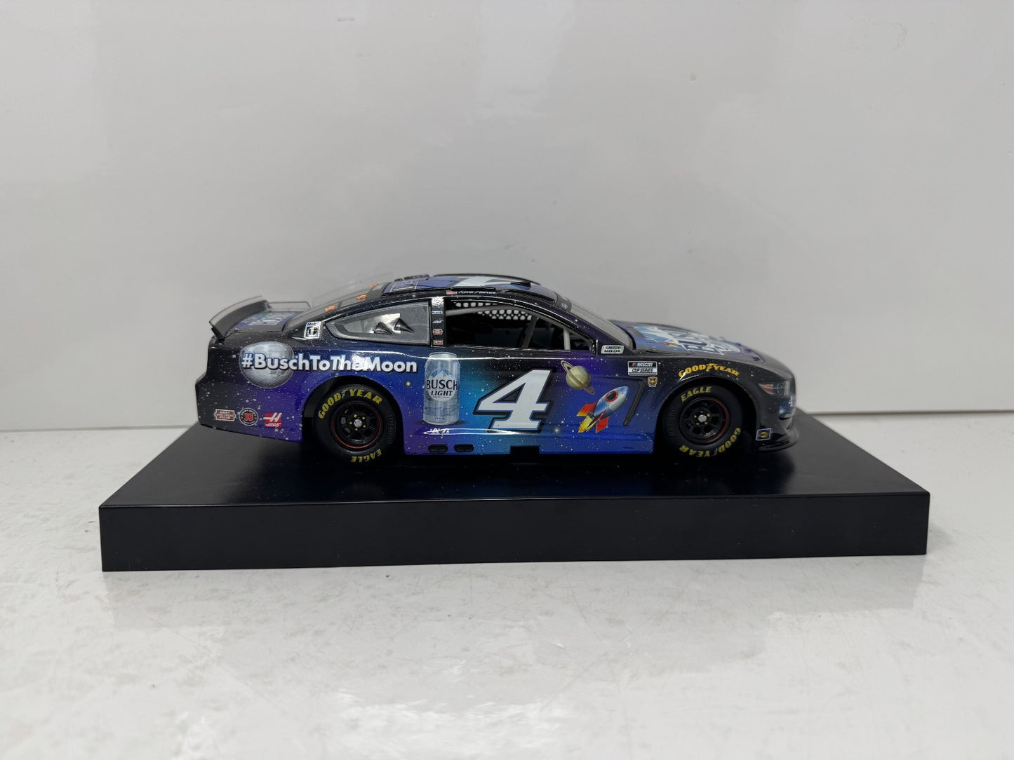 Lionel Racing Nascar #4 Kevin Harvick Busch #Buschtothewin Ford Mustang 1:24 Diecast