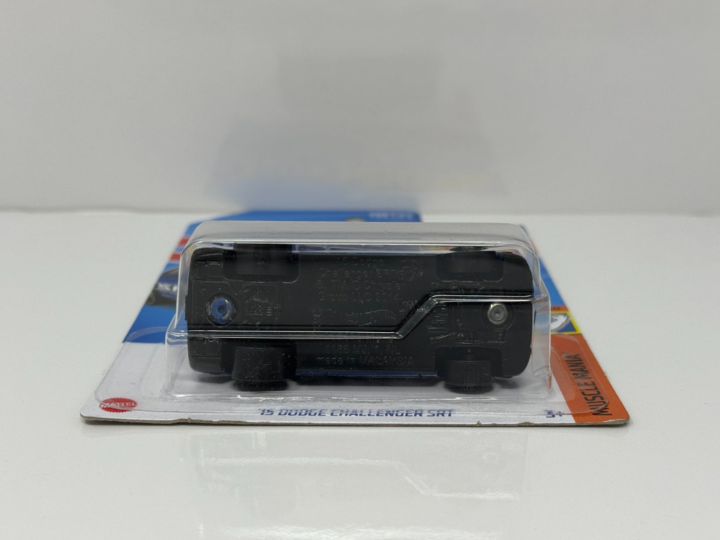 Hot Wheels Muscle Mania 2015 Dodge Challenger SRT 1:64 Diecast Blue