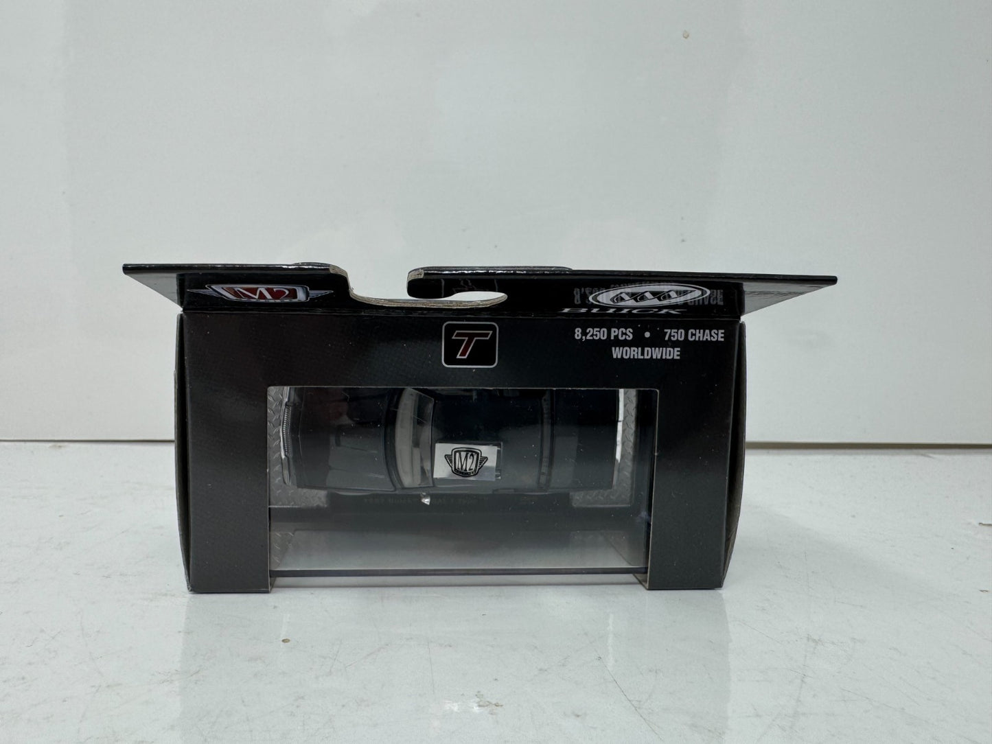 M2 Machines Regal Turbo T Buick 1987 Buick Regal T Type 1:64 Diecast