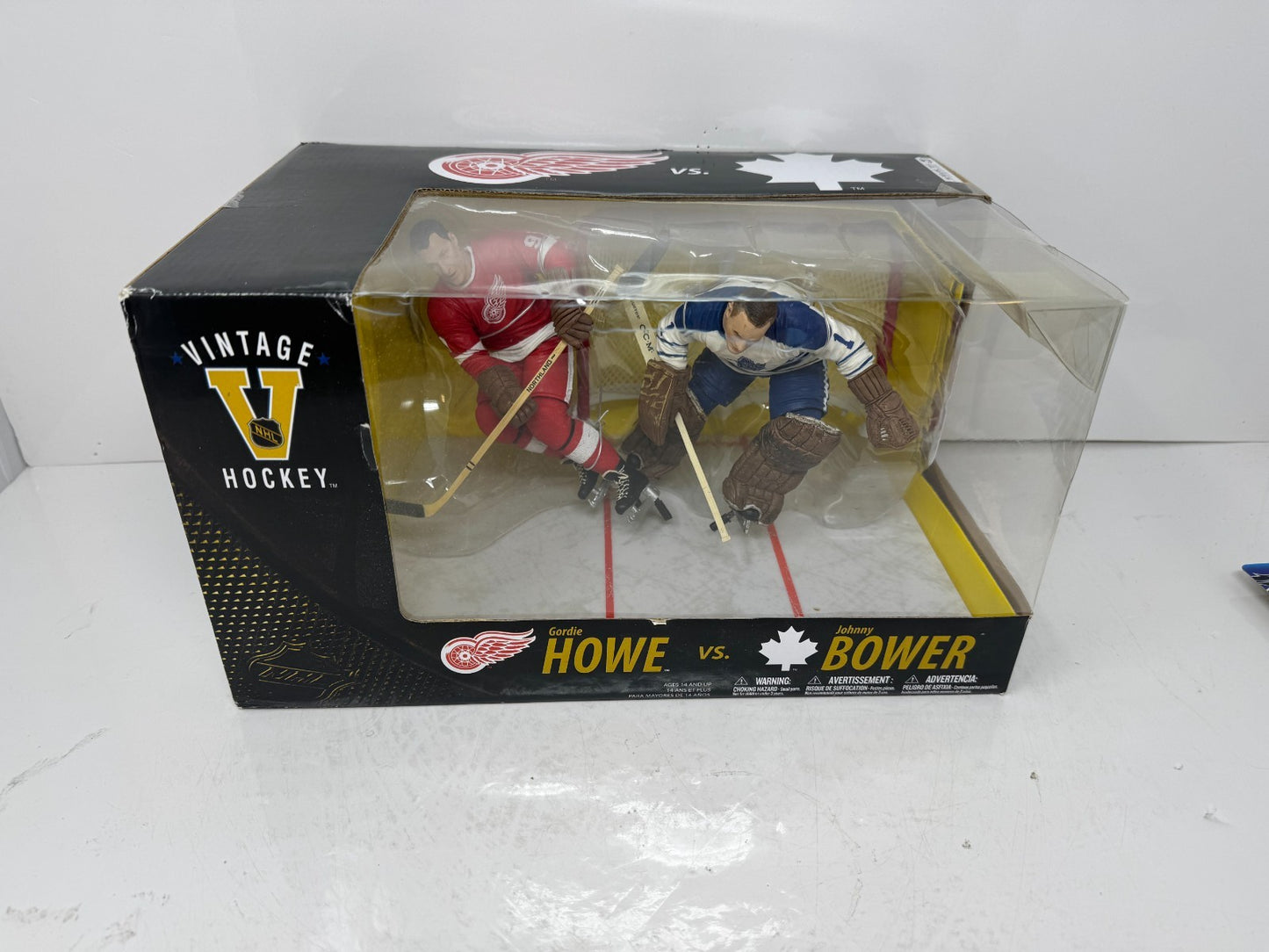 McFarlane NHL Showdown Gordie Howe vs. Johnny Bower Detroit Toronto Figures