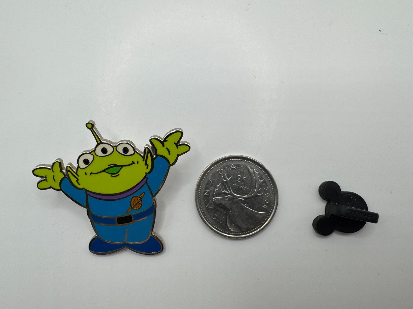 DMC Disney Toy Story Alien Little Green Men Movie Club Exclusive Pin DC1S2