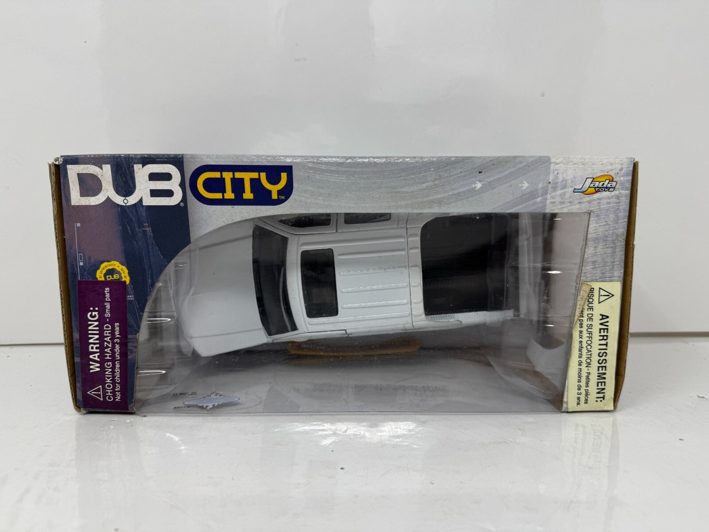 Jada Dub City 2001 Chevy Avalanche 1:24 Diecast KMC Wheels 22 Inch SS Rims