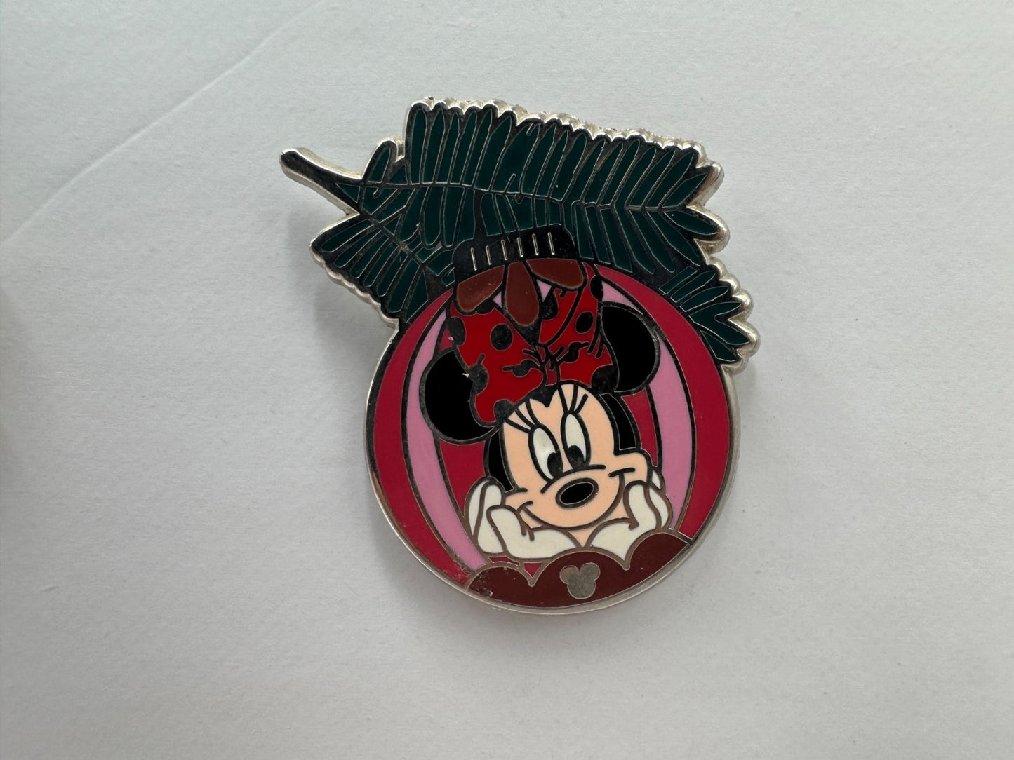 DLR Disney Minnie Mouse Christmas Ornament Hidden Mickey Trading Pin DC2S2