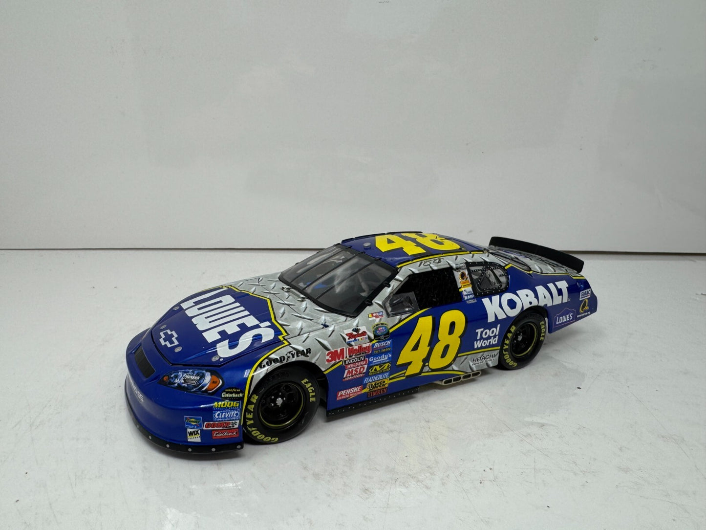 Motorsports Authentics #48 Jimmie Johnson Lowe's Kobalt 2006 Chevy 1:24 Diecast