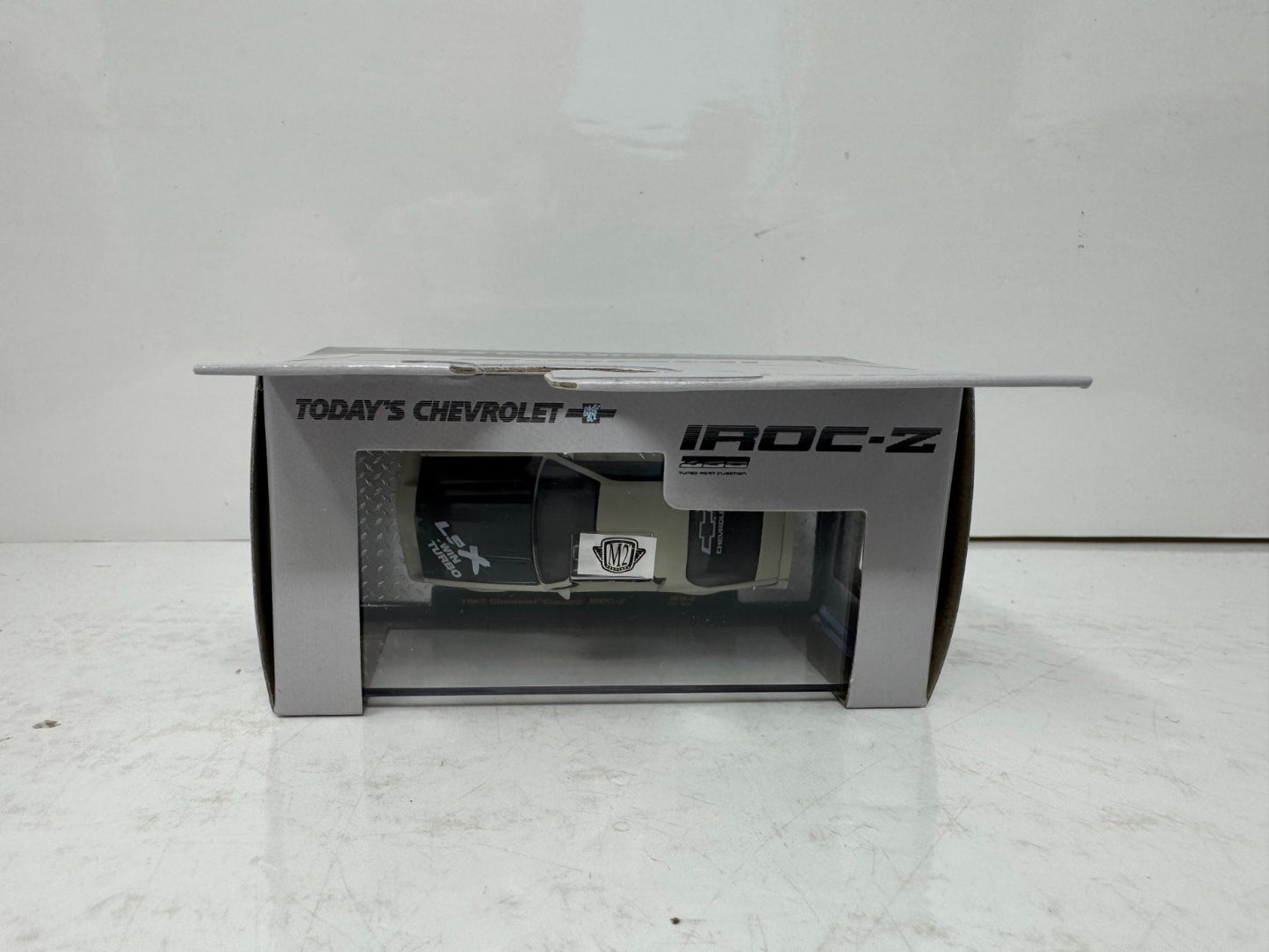 M2 Machines Today's Chevrolet 1985 Chevrolet Camaro IROC-Z 1:64 Diecast