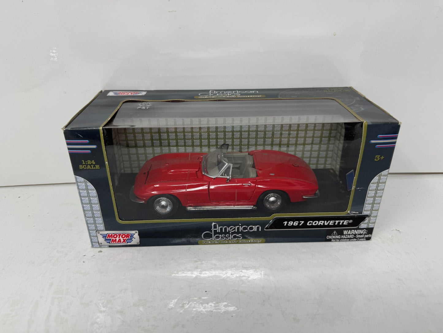 Motormax American Classics 1967 Chevrolet Corvette 1:24 Diecast