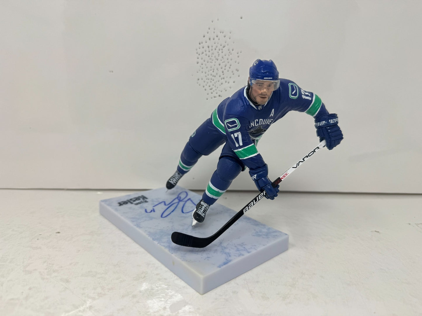 McFarlane NHL Ryan Kesler Vancouver Canucks Figure Auto Signed