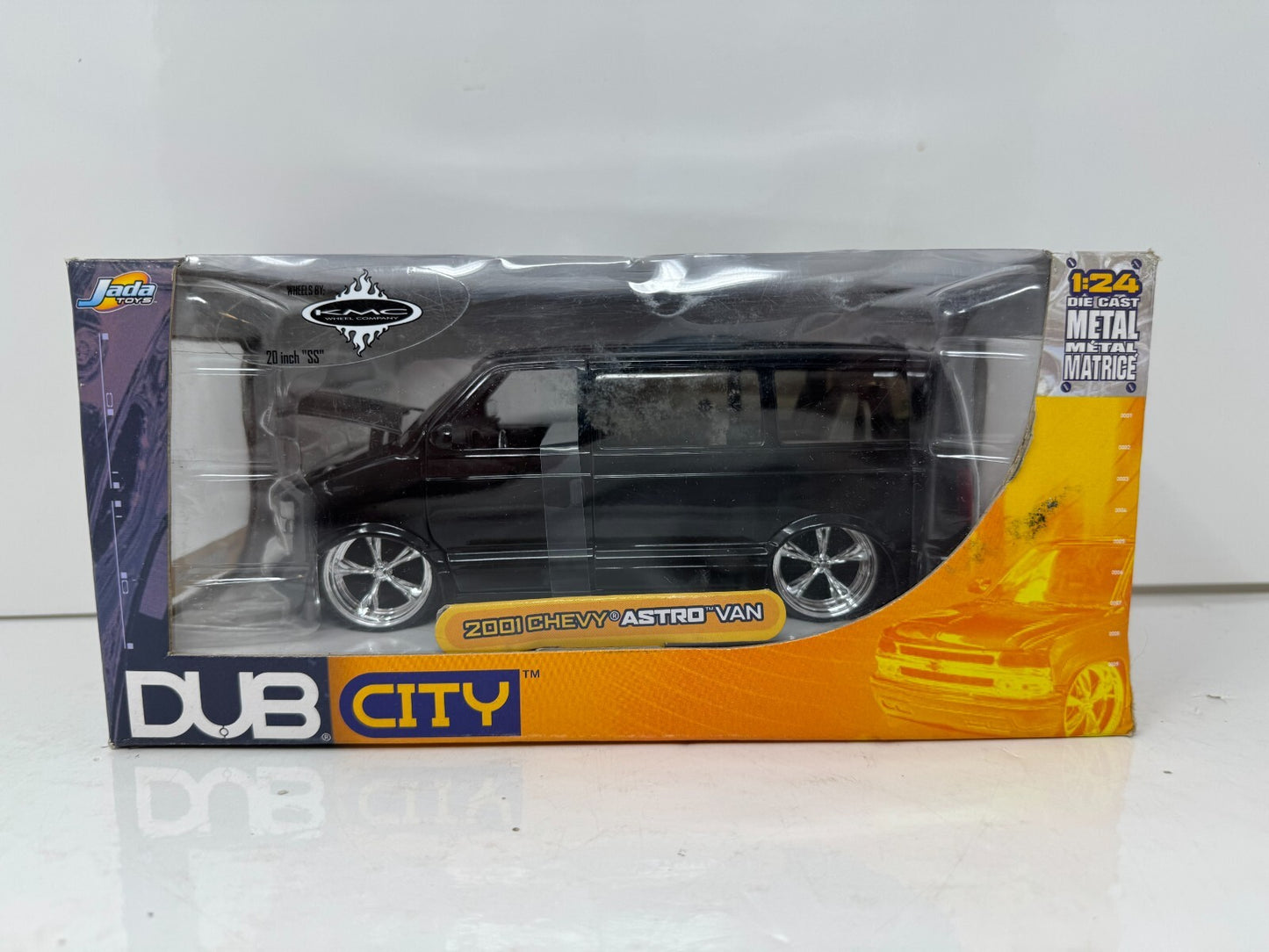 Jada Dub City 2001 Chevy Astro Van 1:24 Diecast KMC Wheels 20 Inch SS Rims