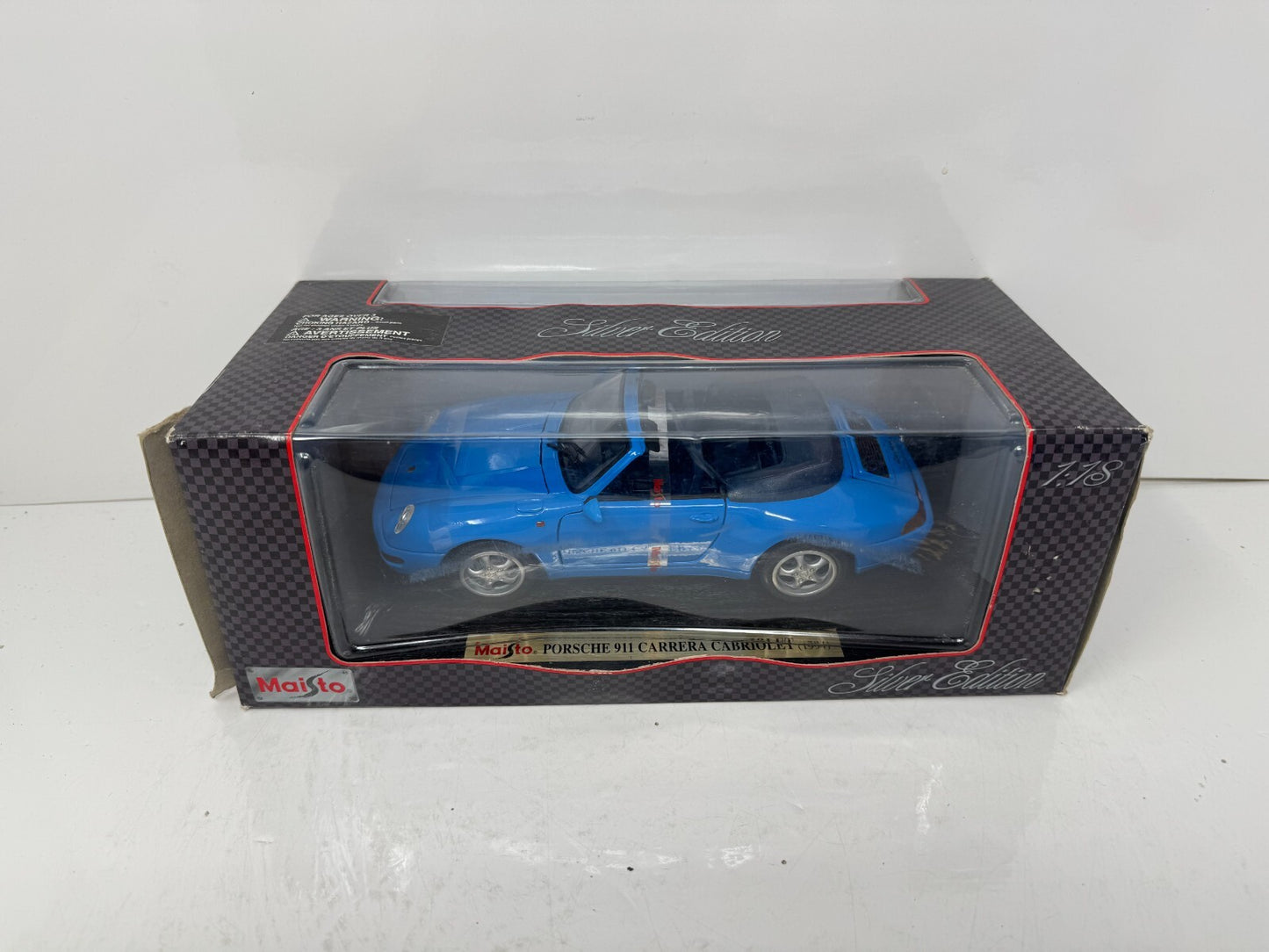 Maisto 1994 Porsche 911 Carrera Cabriolet Silver Edition 1:18 Diecast
