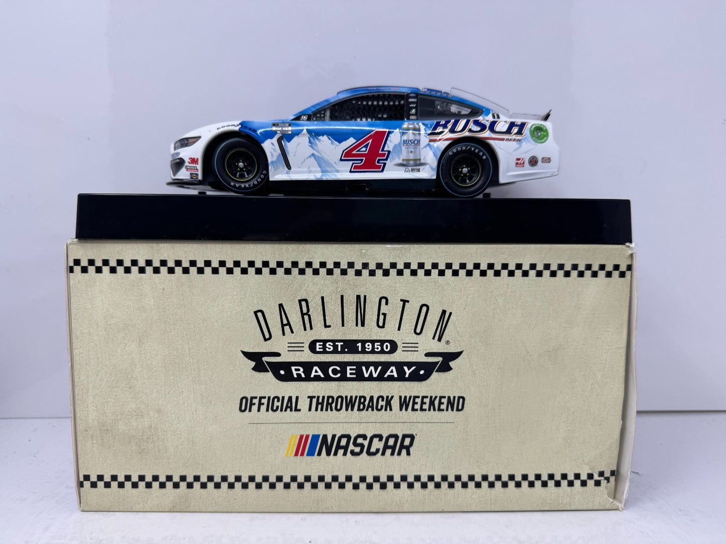 Lionel Racing Nascar #4 Kevin Harvick Busch Beer Darlington Ford Mustang 1:24 Diecast