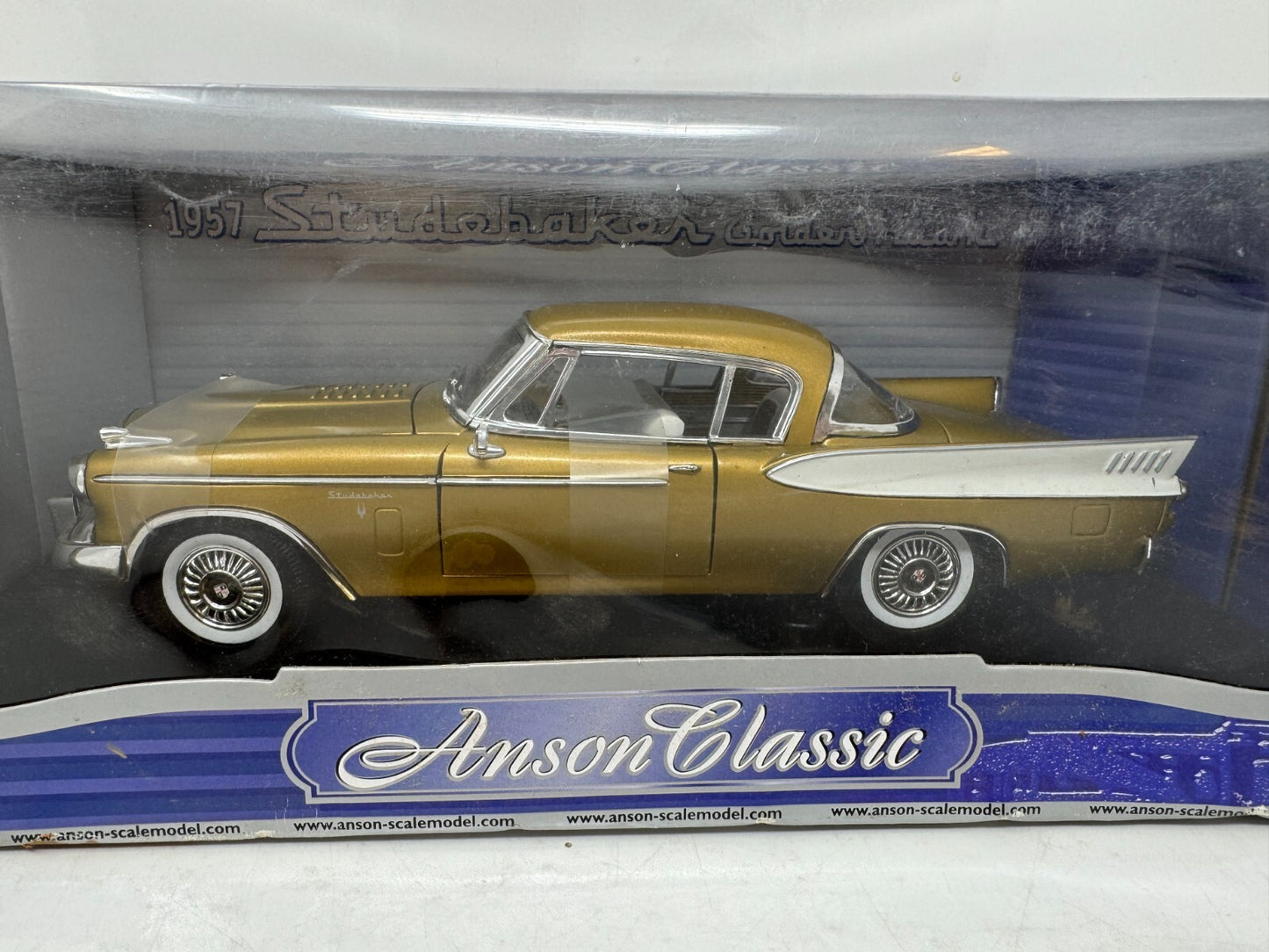 Anson Classic 1957 Studebaker Golden Hawk 1:18 Diecast