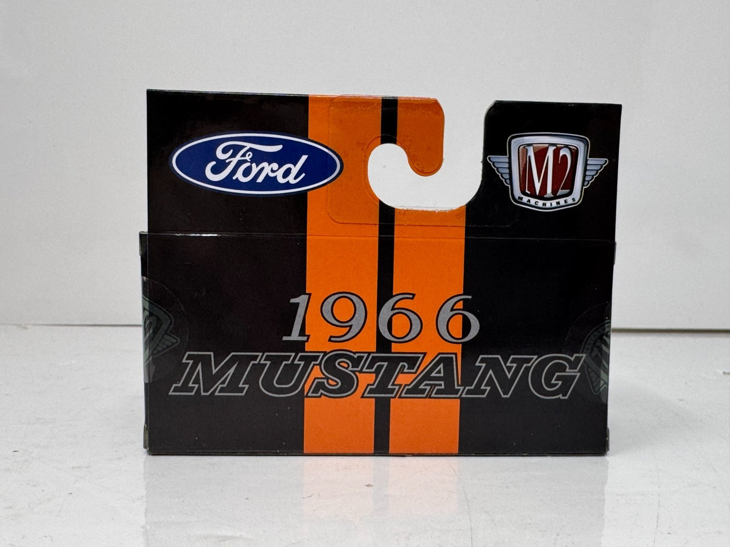 M2 Machines 1966 Ford Mustang 2 + 2 1:64 Diecast