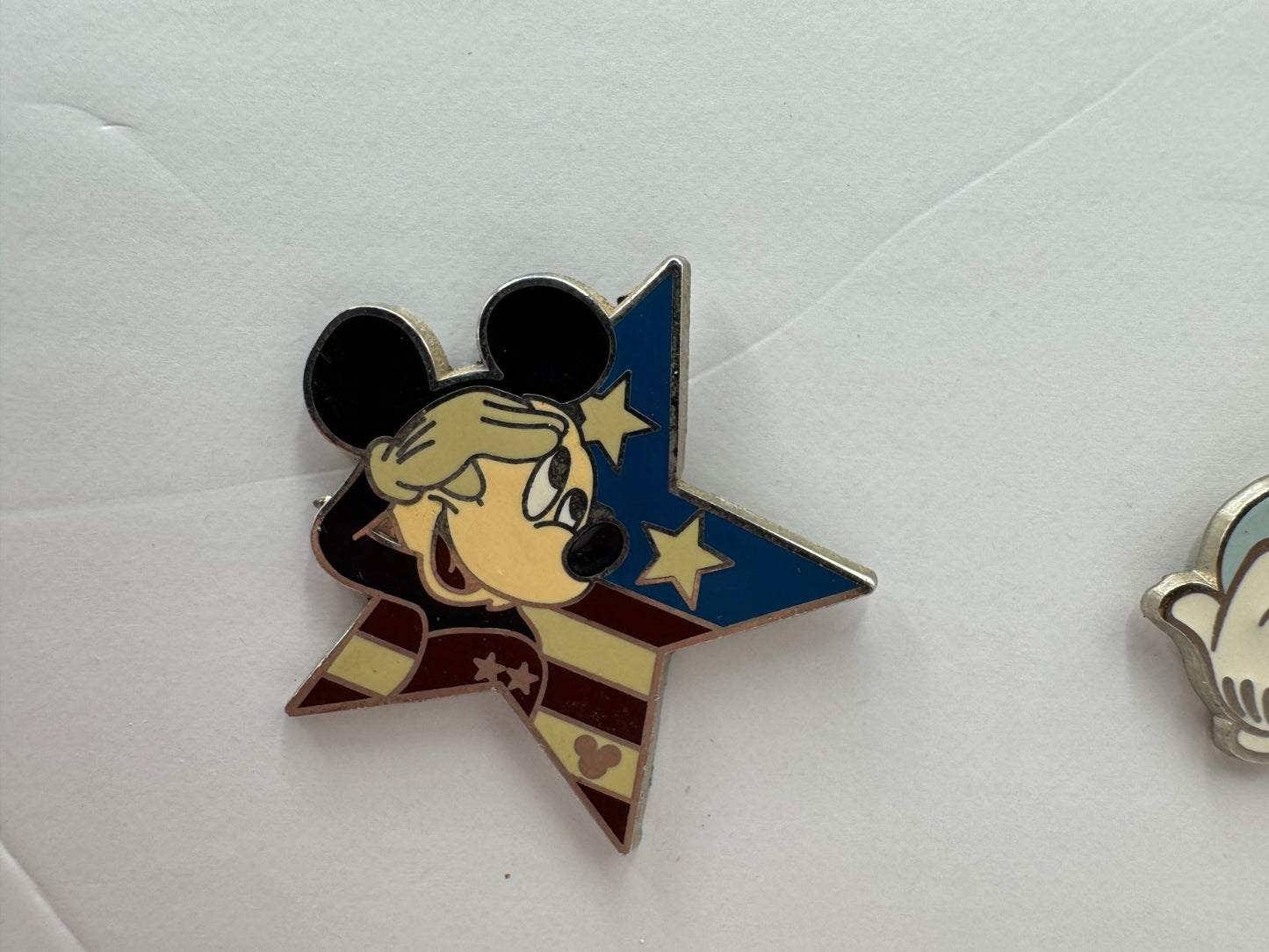 DLR Disney Mickey Mouse Patriotic Star Salute Hidden Mickey Trading Pin DC2S1
