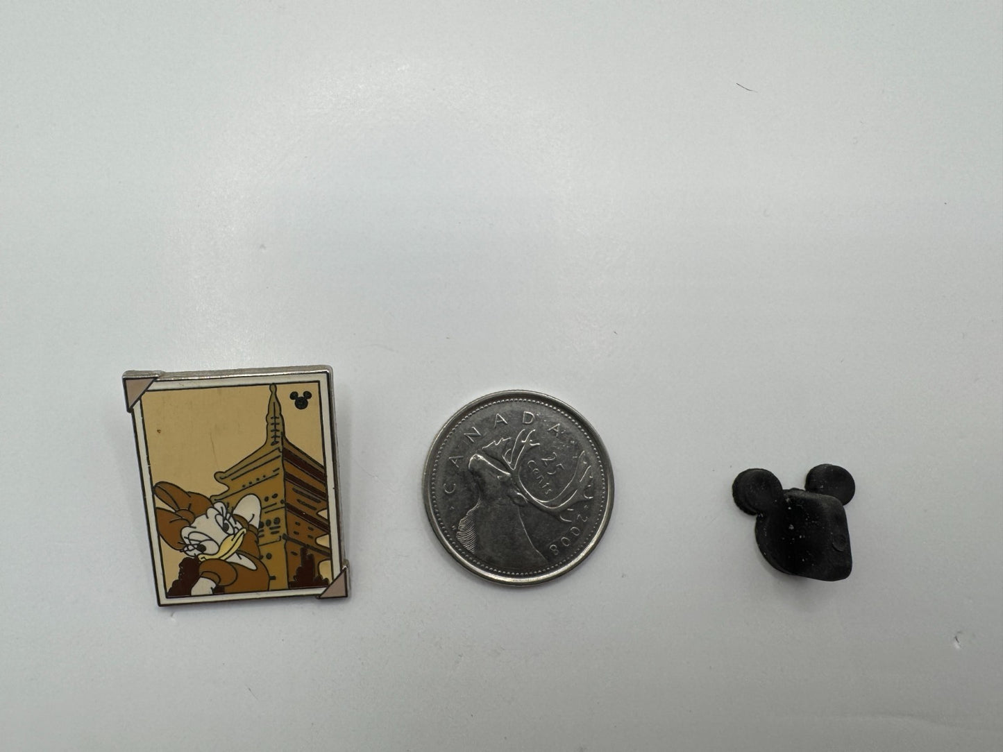 DLR Disney Daisy Pagoda Japan World Snapshots Hidden Mickey Trading Pin DC2S10