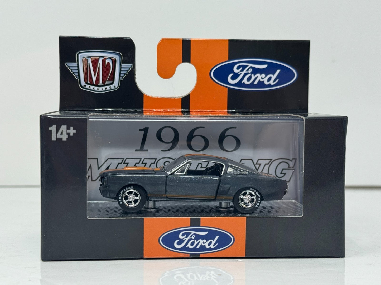 M2 Machines 1966 Ford Mustang 2+2 1:64 Diecast