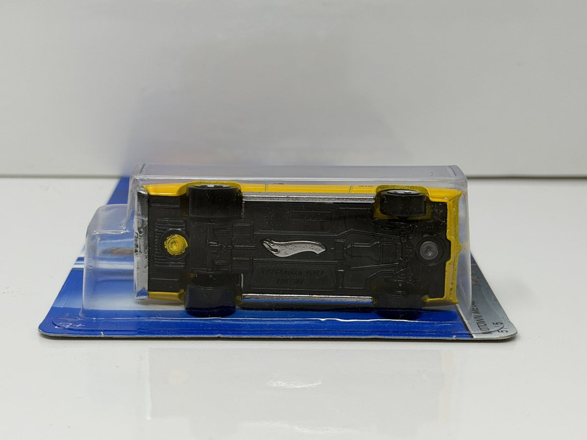 Hot Wheels Motown Metal 1969 Pontiac GTO 1:64 Diecast Yellow V1