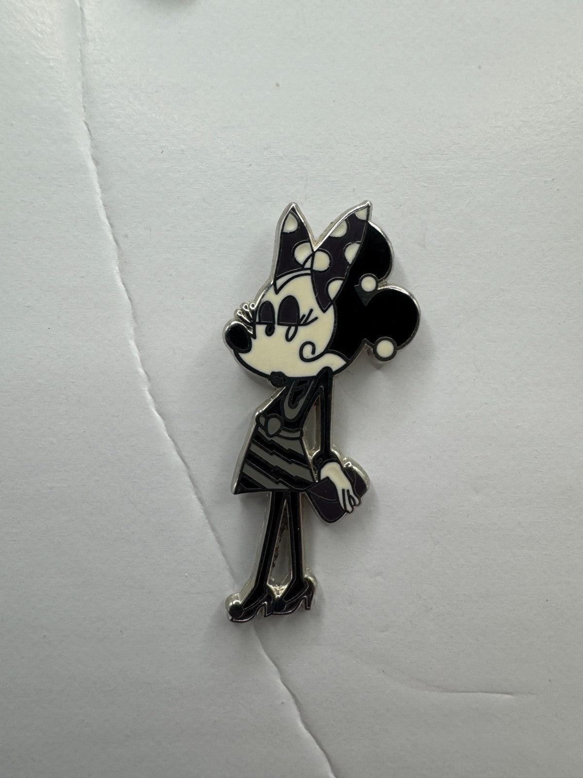 DLP Disney Minnie Mouse Paris Fashion Minnie in Striped Skirt Trading Pin DC2S2