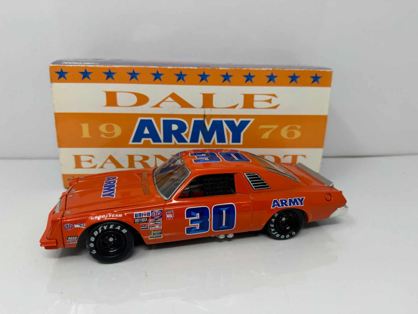 Action Nascar #30 Dale Earnhardt Sr Army 1976 Chevy Malibu 1:24 Diecast