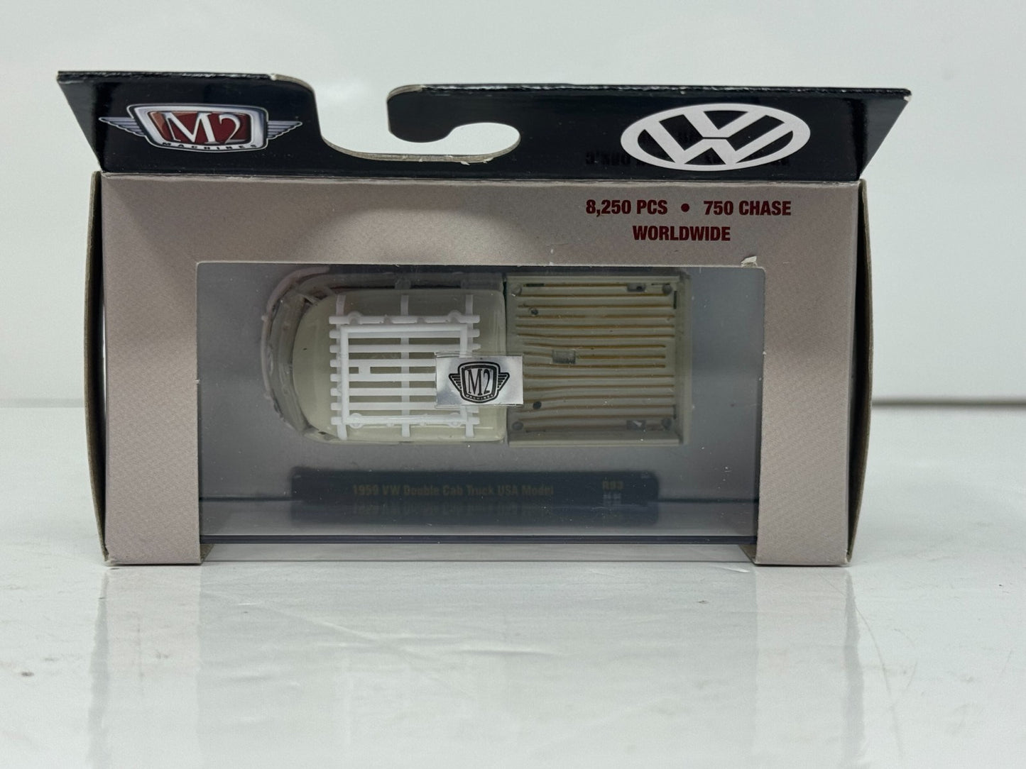 M2 Machines 1959 Volkswagen VW Double Cab Truck USA Model 1:64 Diecast