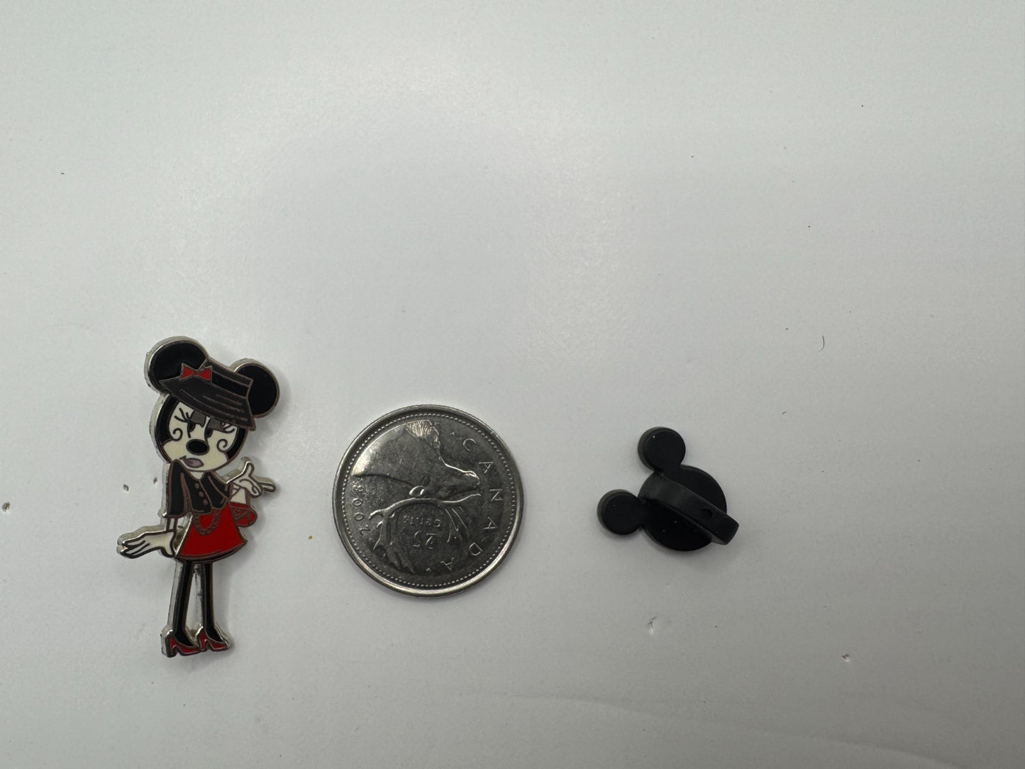 Disney Minnie Mouse Paris Fashion Glamour Wearing a Hat Trading Pin DC2S2