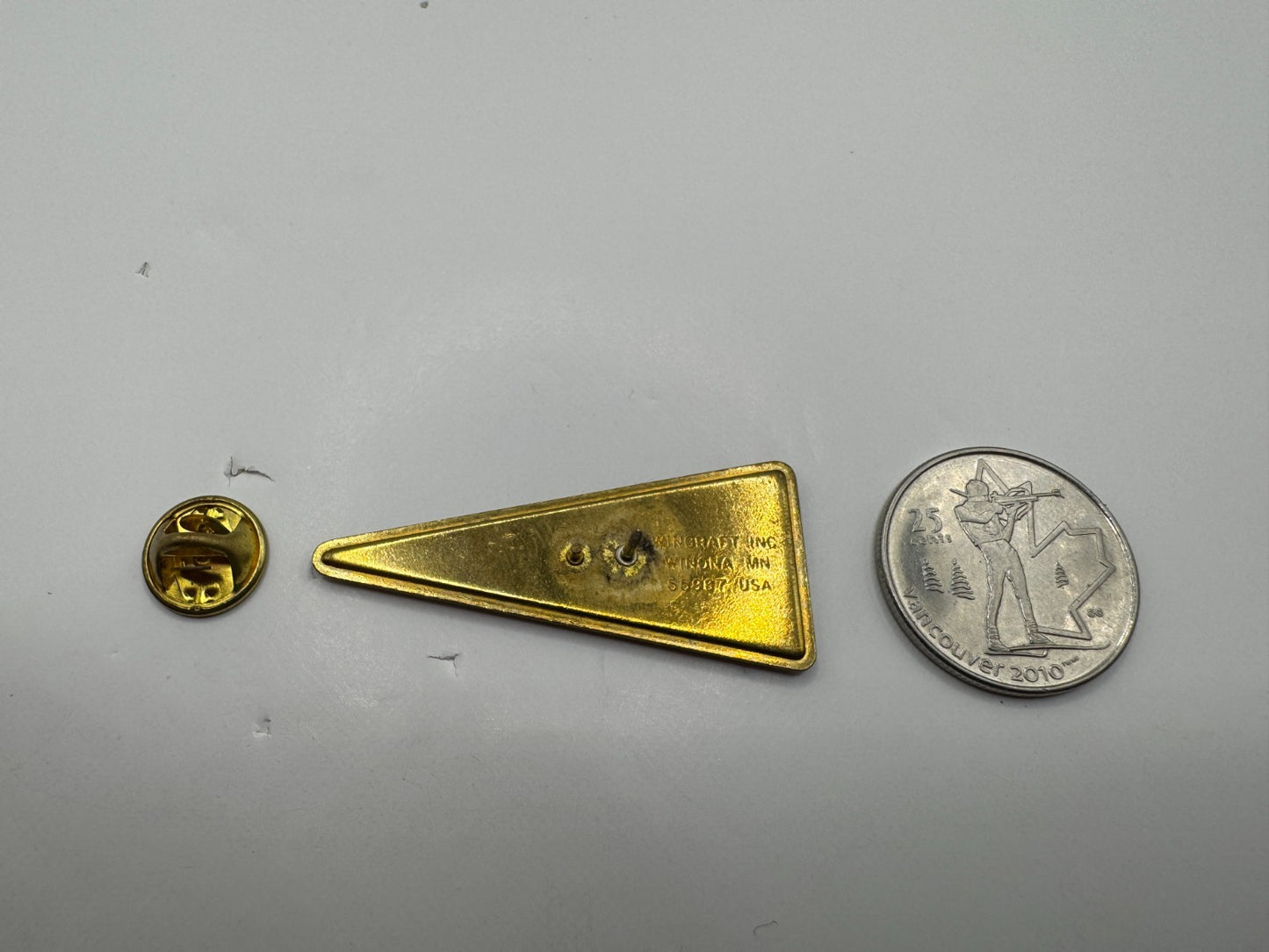 Washington Capitals Banner Pennant NHL Hockey Team Lapel Pin