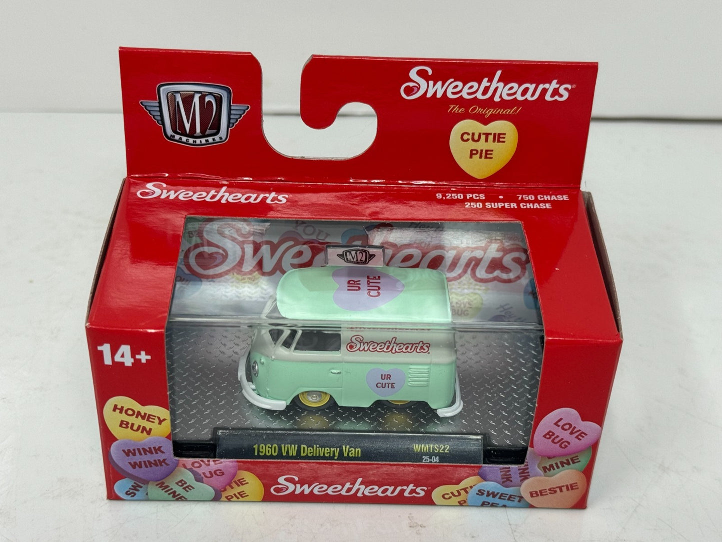 M2 Machines Sweethearts 1960 VW Delivery Van 1:64 Diecast