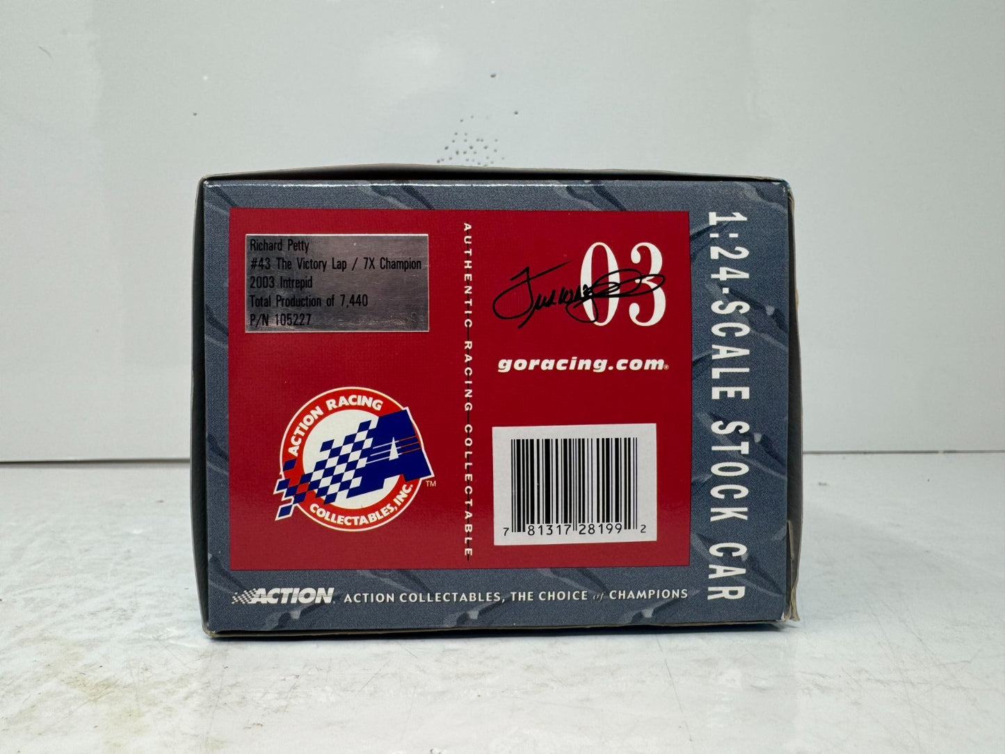 Action Nascar #43 Richard Petty Victory Lap / 7x Champion 2003 1:24 Diecast
