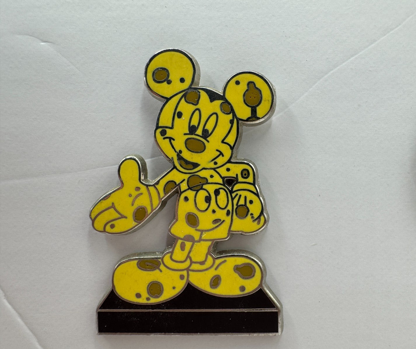 Disney Big Cheese Mickey Mouse InspEARations Statue Trading Pin DC2S1