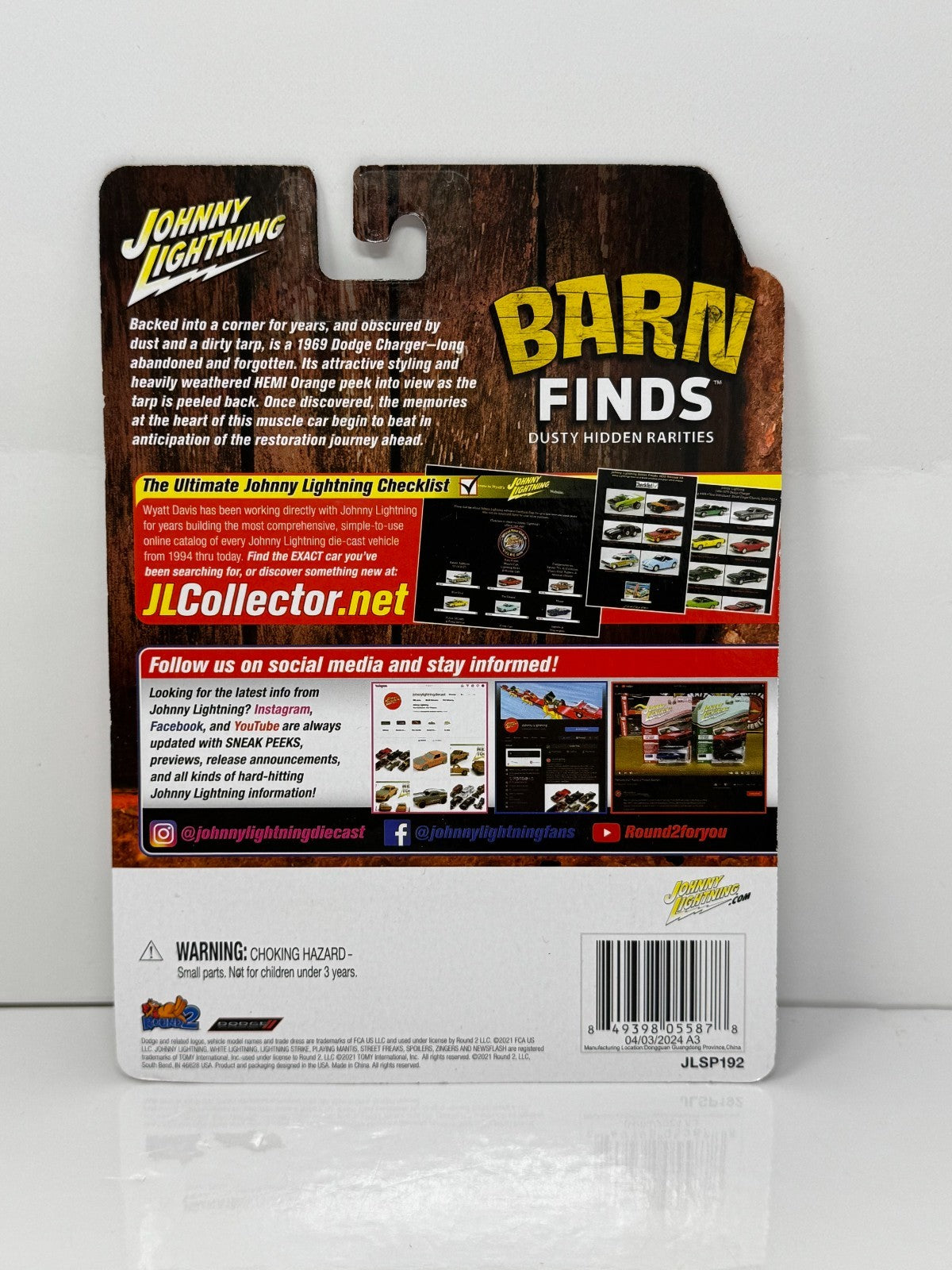 Johnny Lightning Barn Finds 1969 Dodge Charger RT 1:64 Diecast