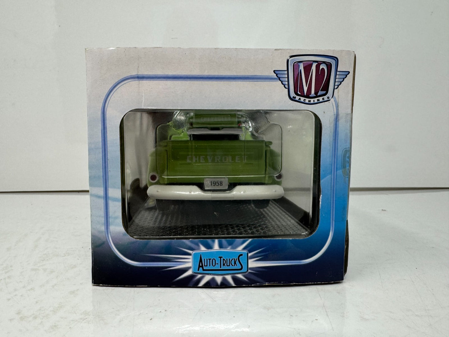 M2 Machines Auto Trucks 1958 Chevrolet Apache Step Side Limited 1:24 Diecast